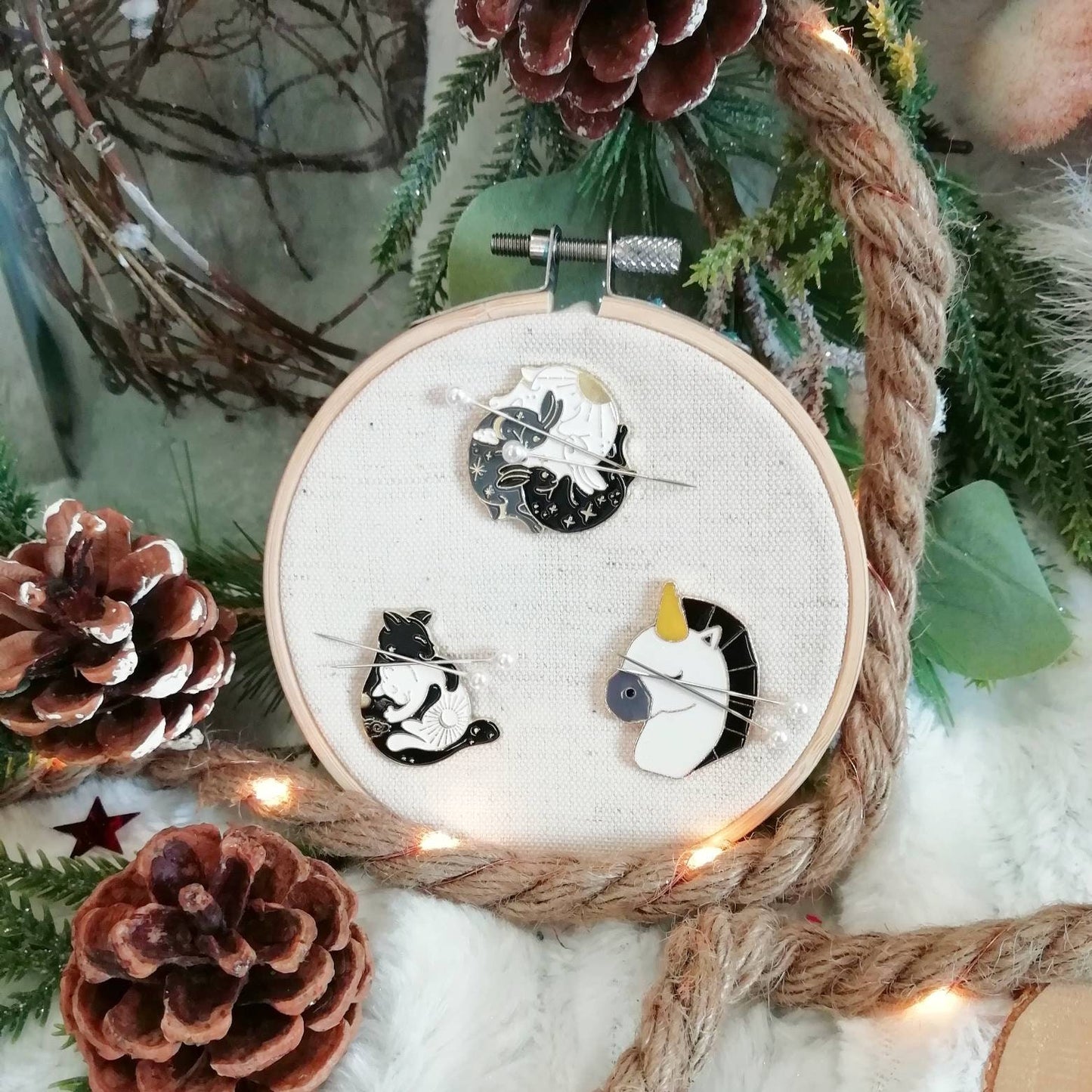 Magnetic needle holder / needle minder "Punk unicorn", "Covled cats", "Round of rabbits"