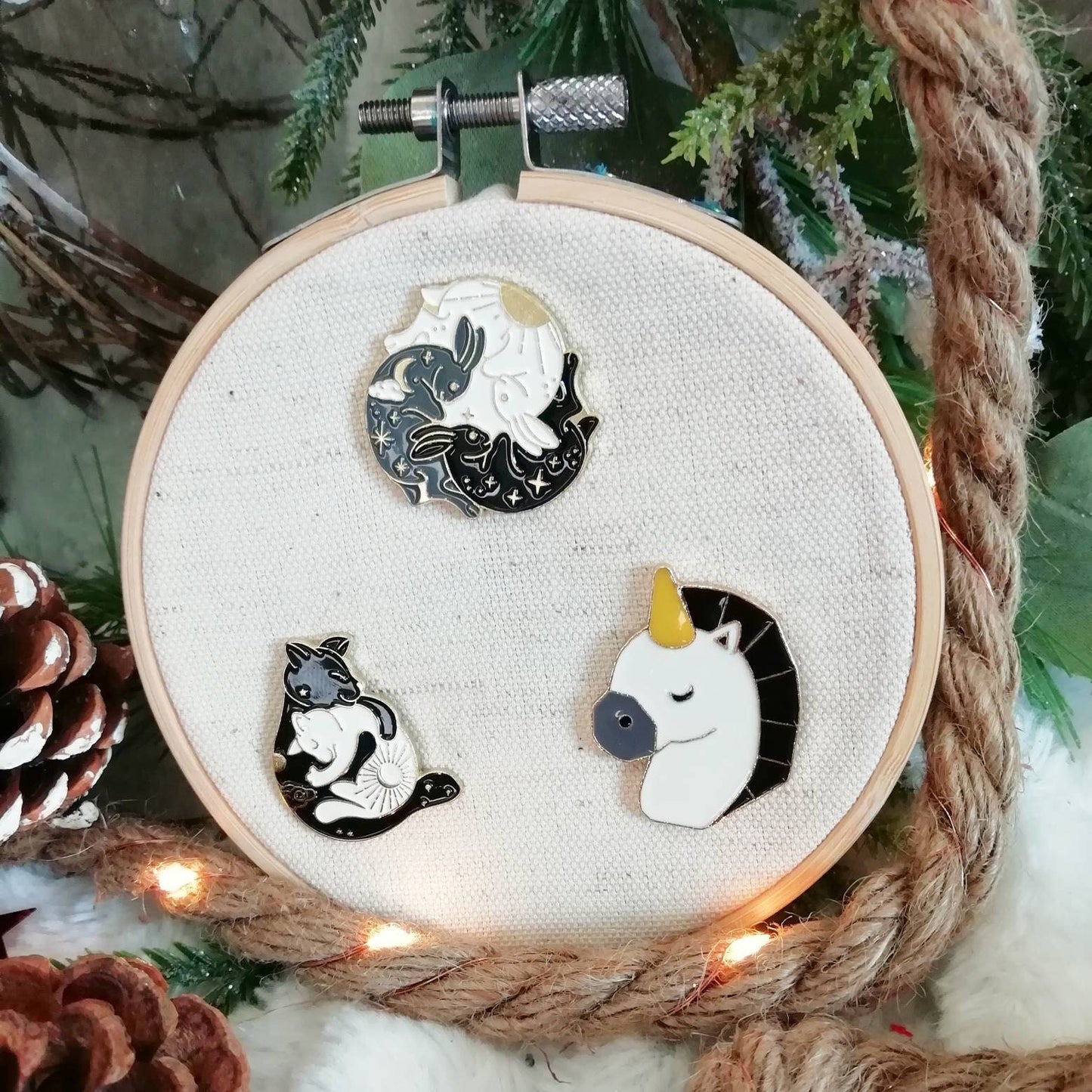 Magnetic needle holder / needle minder "Punk unicorn", "Covled cats", "Round of rabbits"
