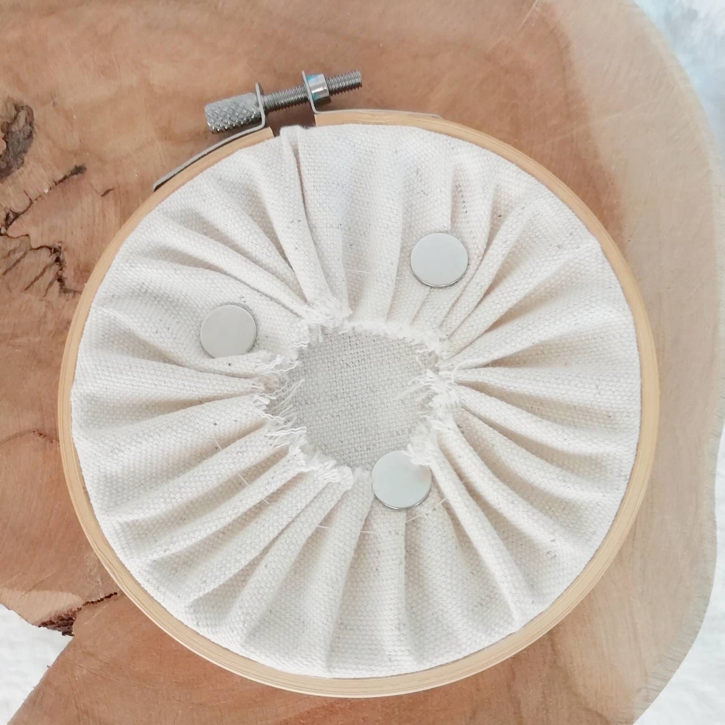 Magnetic needle holder for embroidery "White daisy cat", "Sunflower", "Red rose"