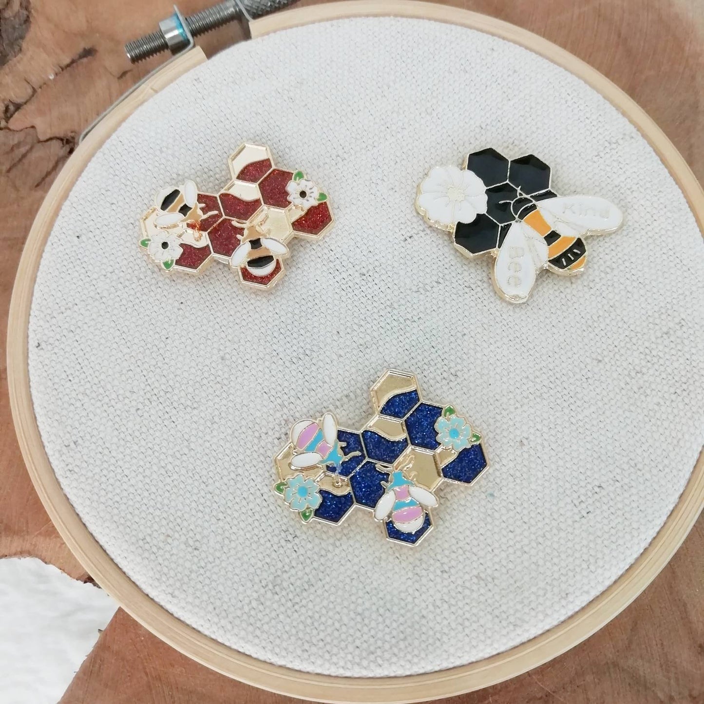 Magnetic needle holder for embroidery "Blue beehive", "Red beehive", "Bee kind"