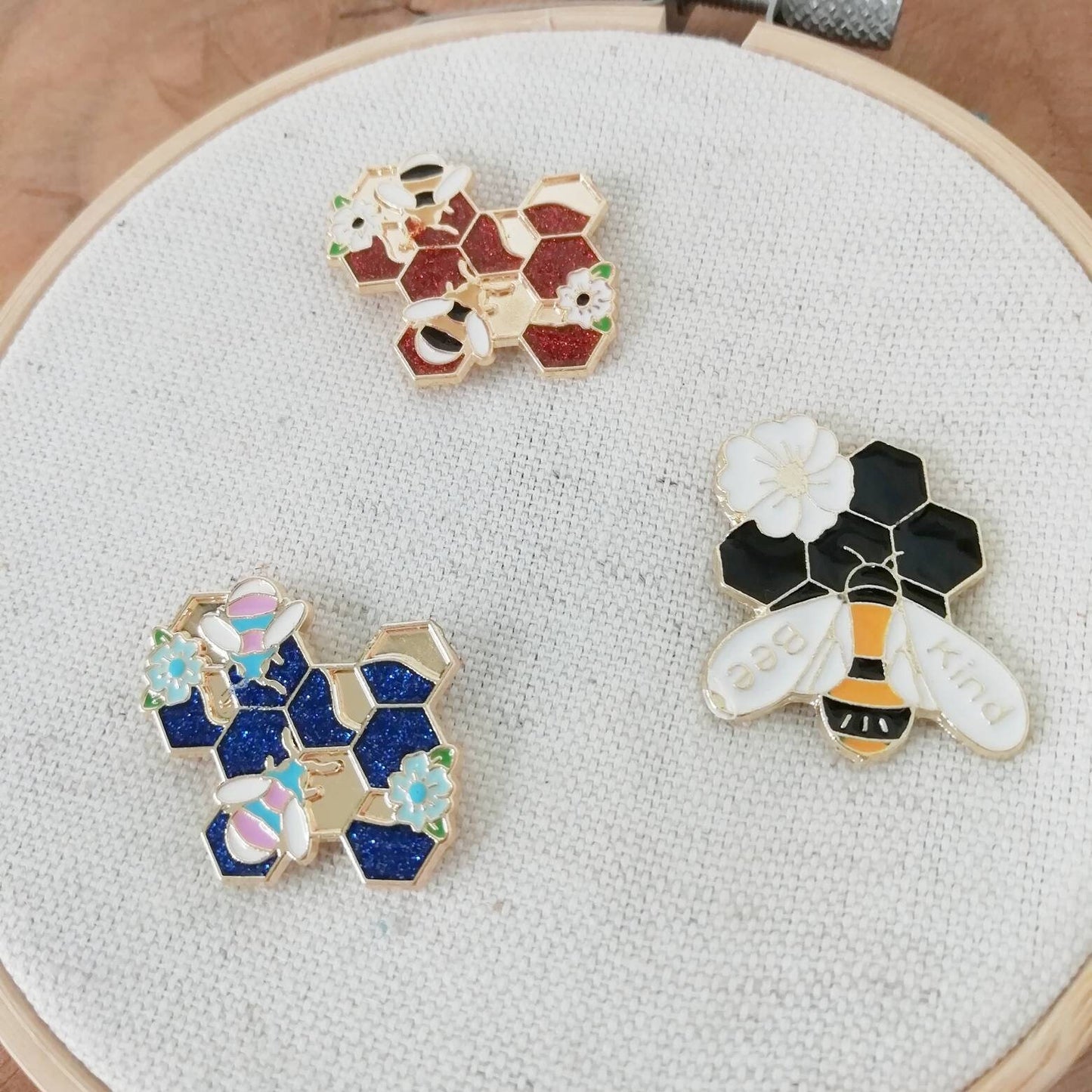 Magnetic needle holder for embroidery "Blue beehive", "Red beehive", "Bee kind"