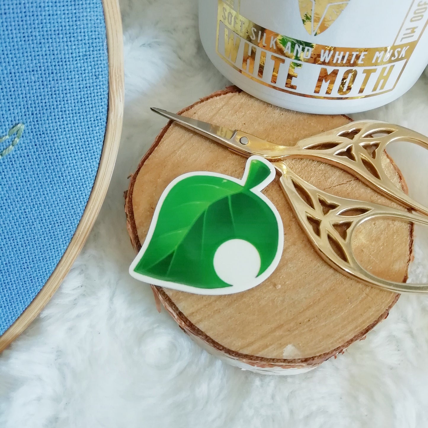 Magnetic needle holder / needle minder "Leaf", "Ladybug" or "Tropical Toucan"