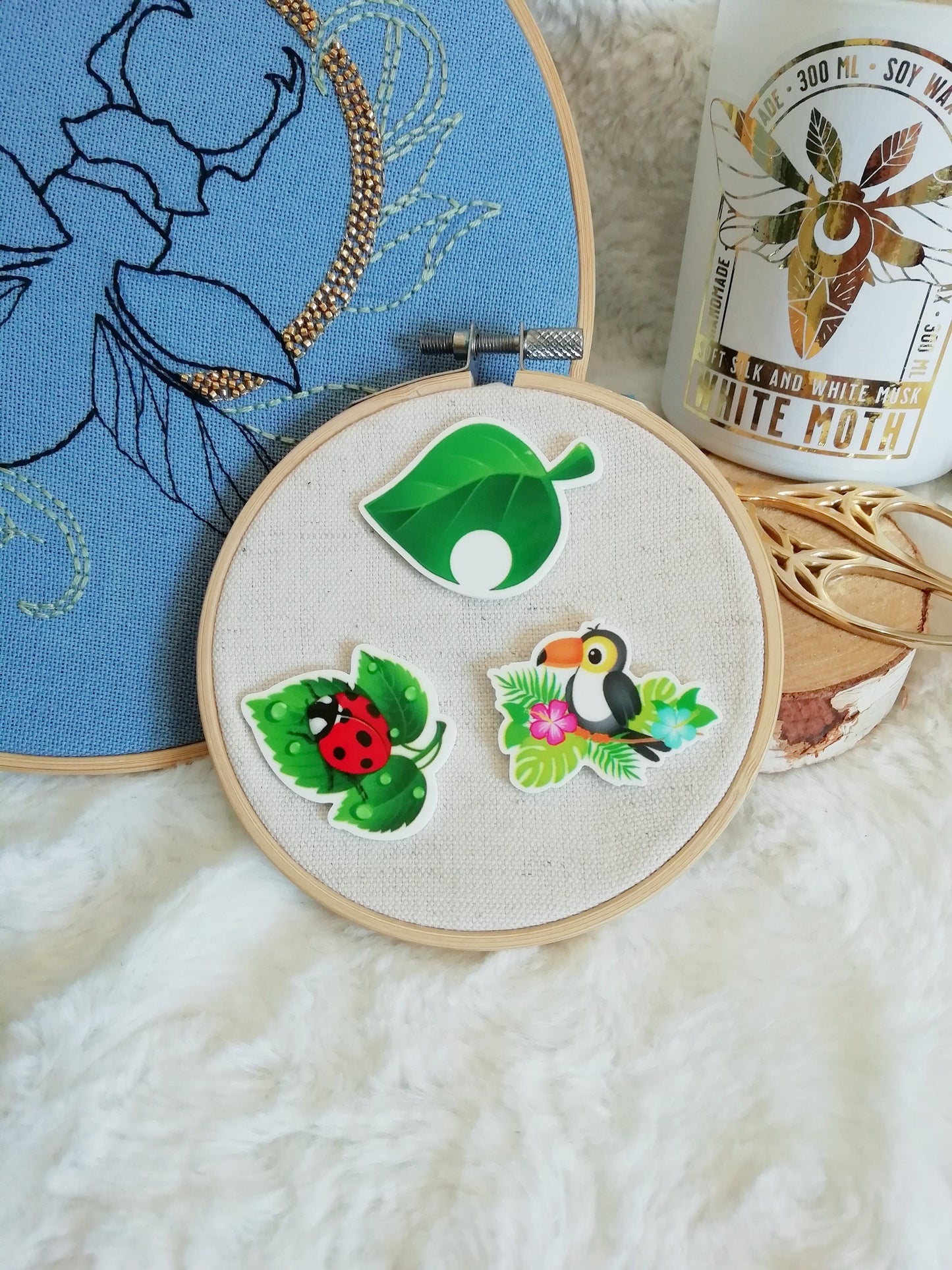 Magnetic needle holder / needle minder "Leaf", "Ladybug" or "Tropical Toucan"