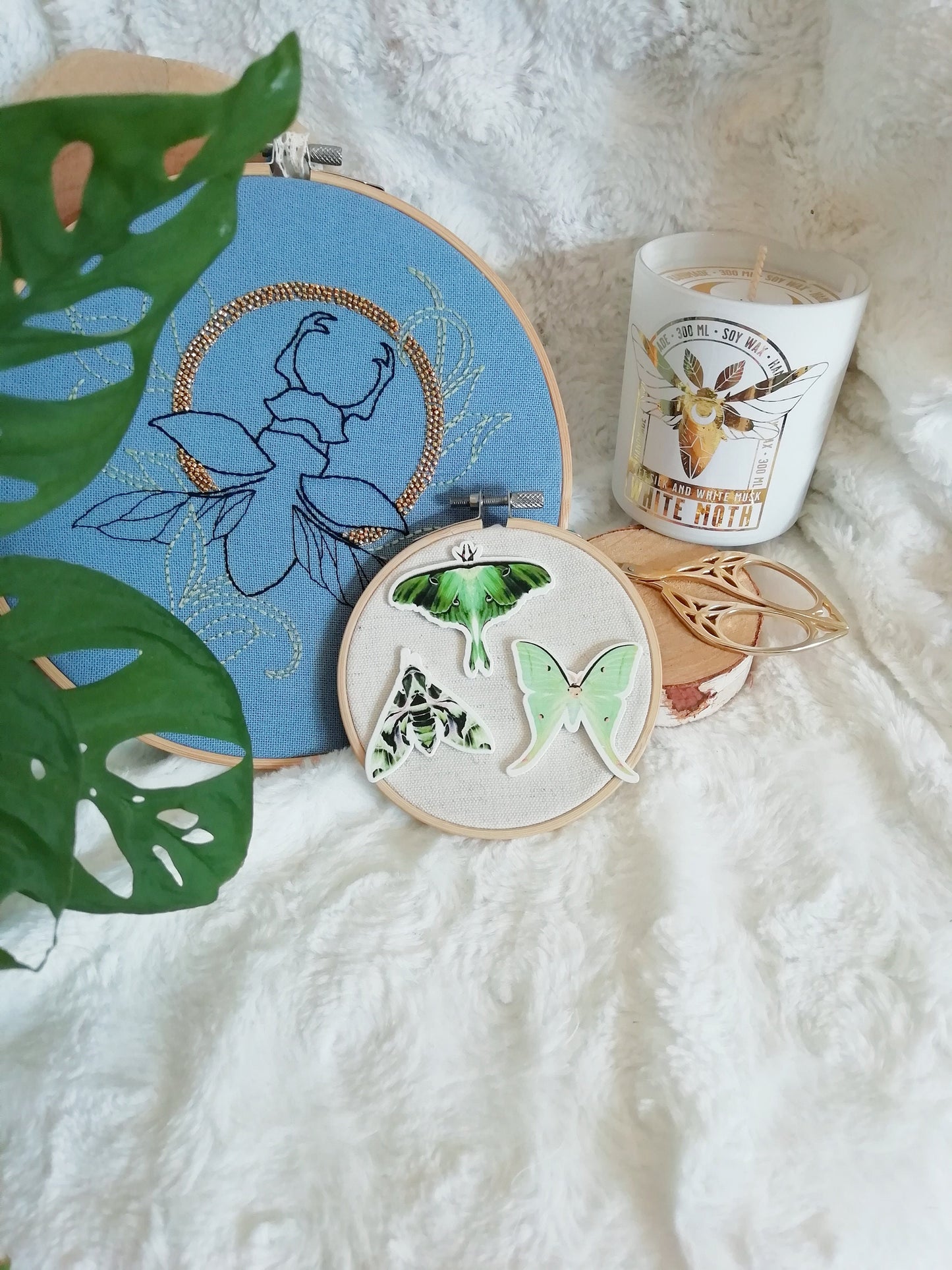 Magnetic needle holder / needle minder Green butterflies