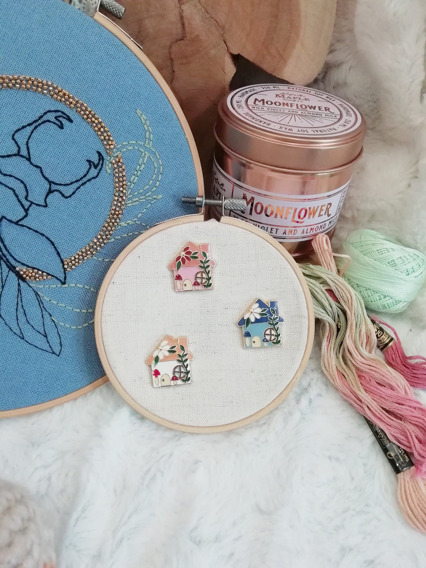 Magnetic needle holder for embroidery "Pink house", "Beige house", "Blue house"