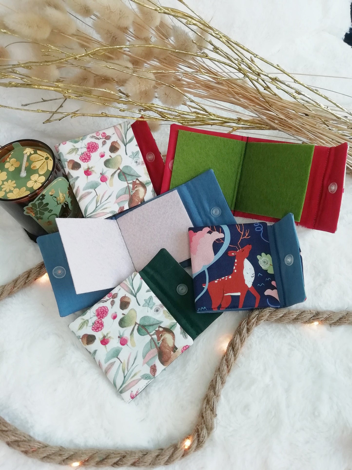 Carnet pique aiguille / porte aiguille de voyage "Renard et baies", "Nuit du cerf"
