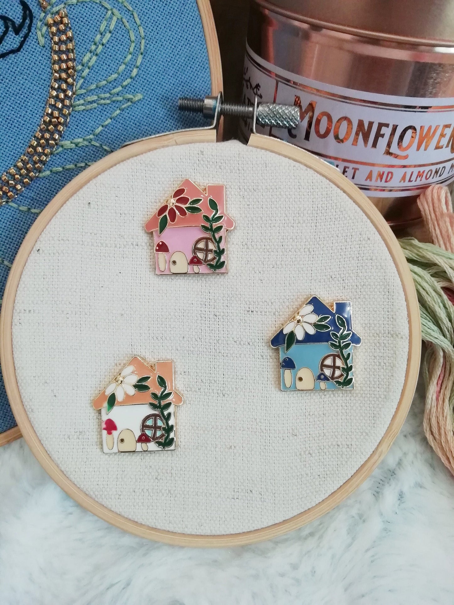 Magnetic needle holder for embroidery "Pink house", "Beige house", "Blue house"