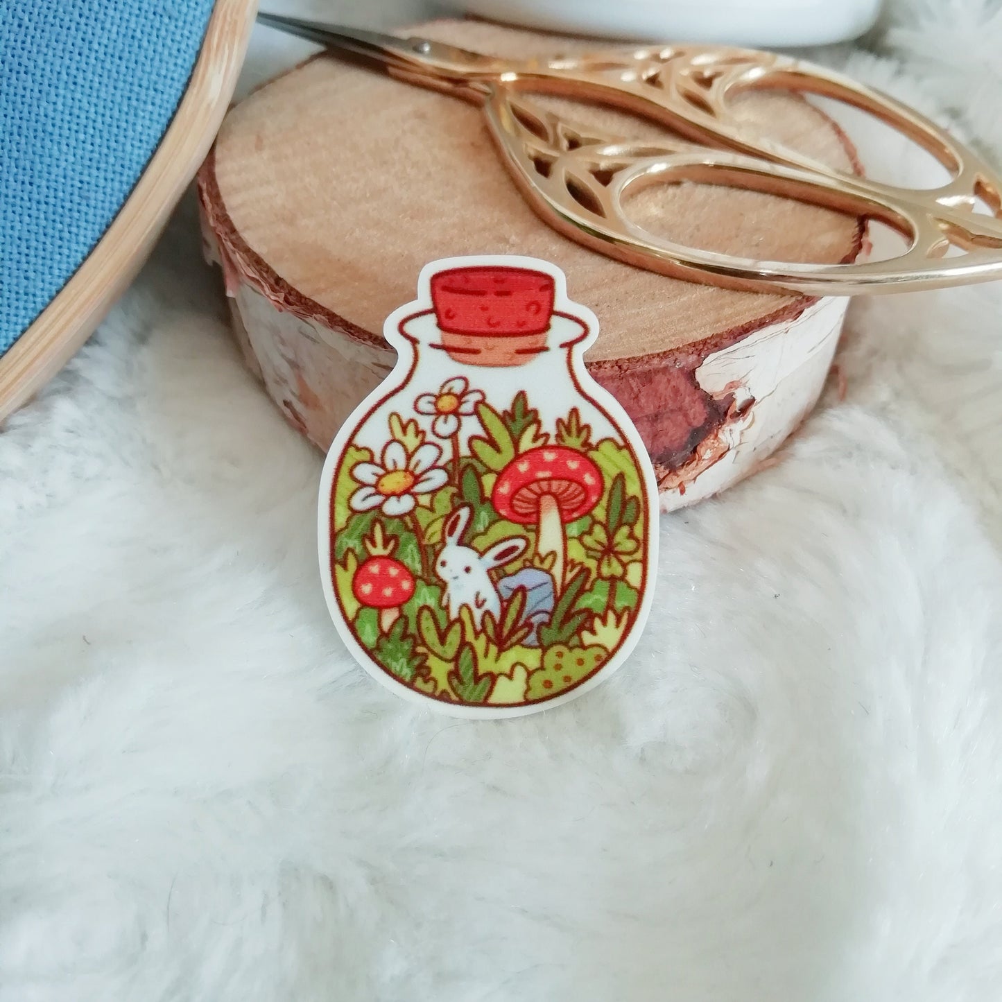 Magnetic needle holder / needle minder "Unicorn terrarium", "Flower bulb" or "Rabbit jar"