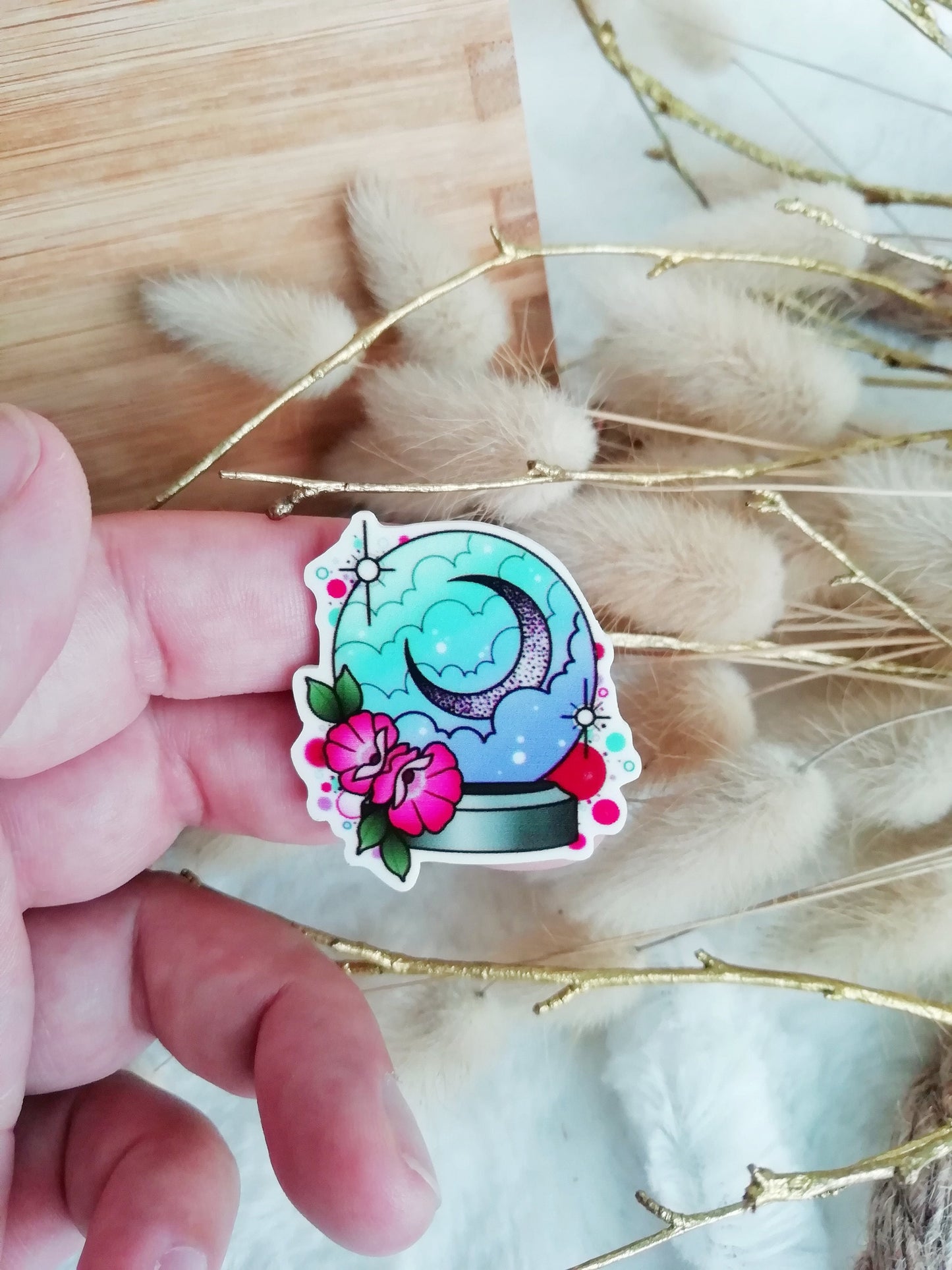 Magnetic needle holder / needle minder "Ying Yang", "Crystal ball" or "Lunar phases"