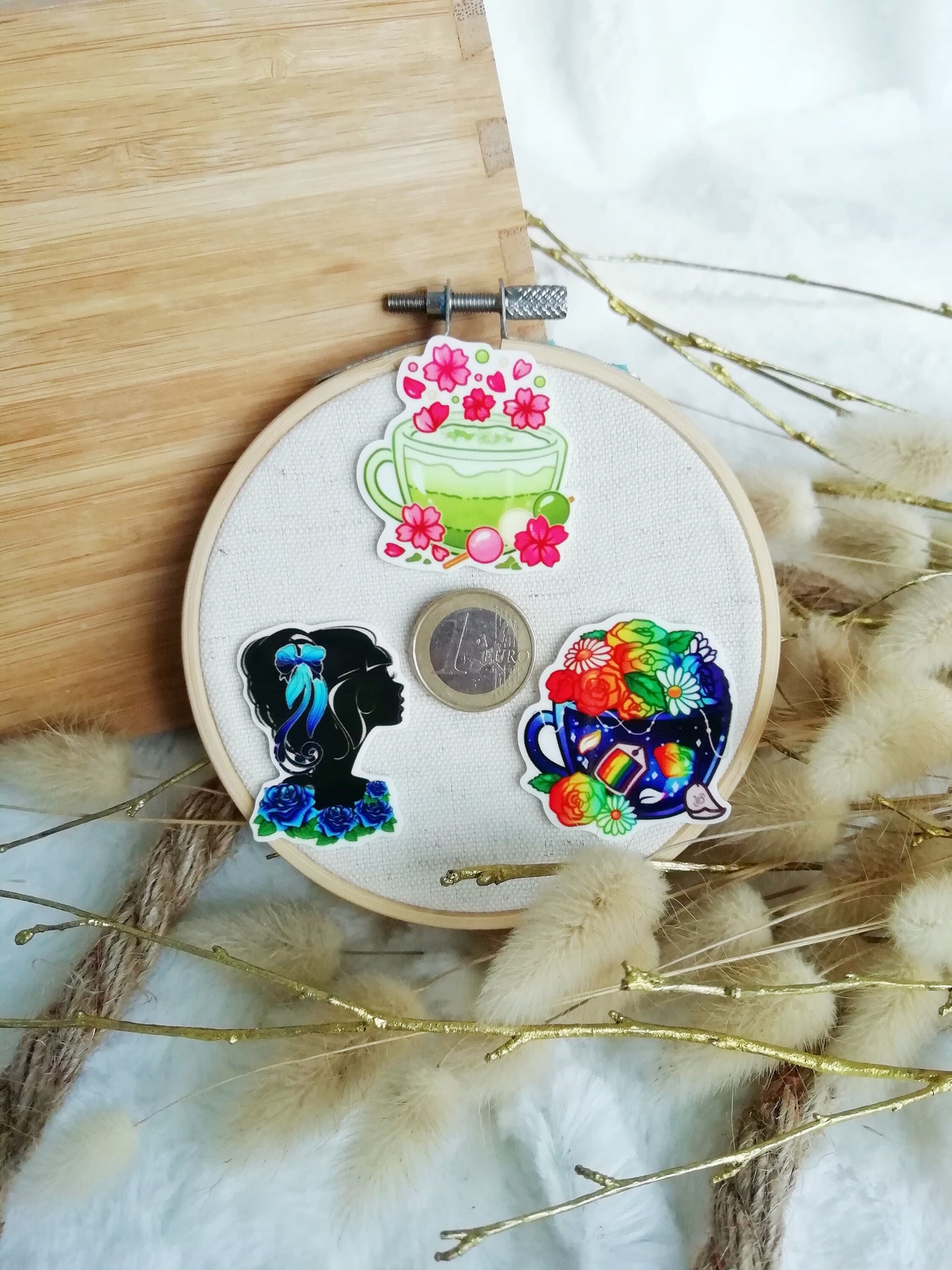 Magnetic needle holder / needle minder "Silhouette", "Multicolored tea" or "Flower matcha"