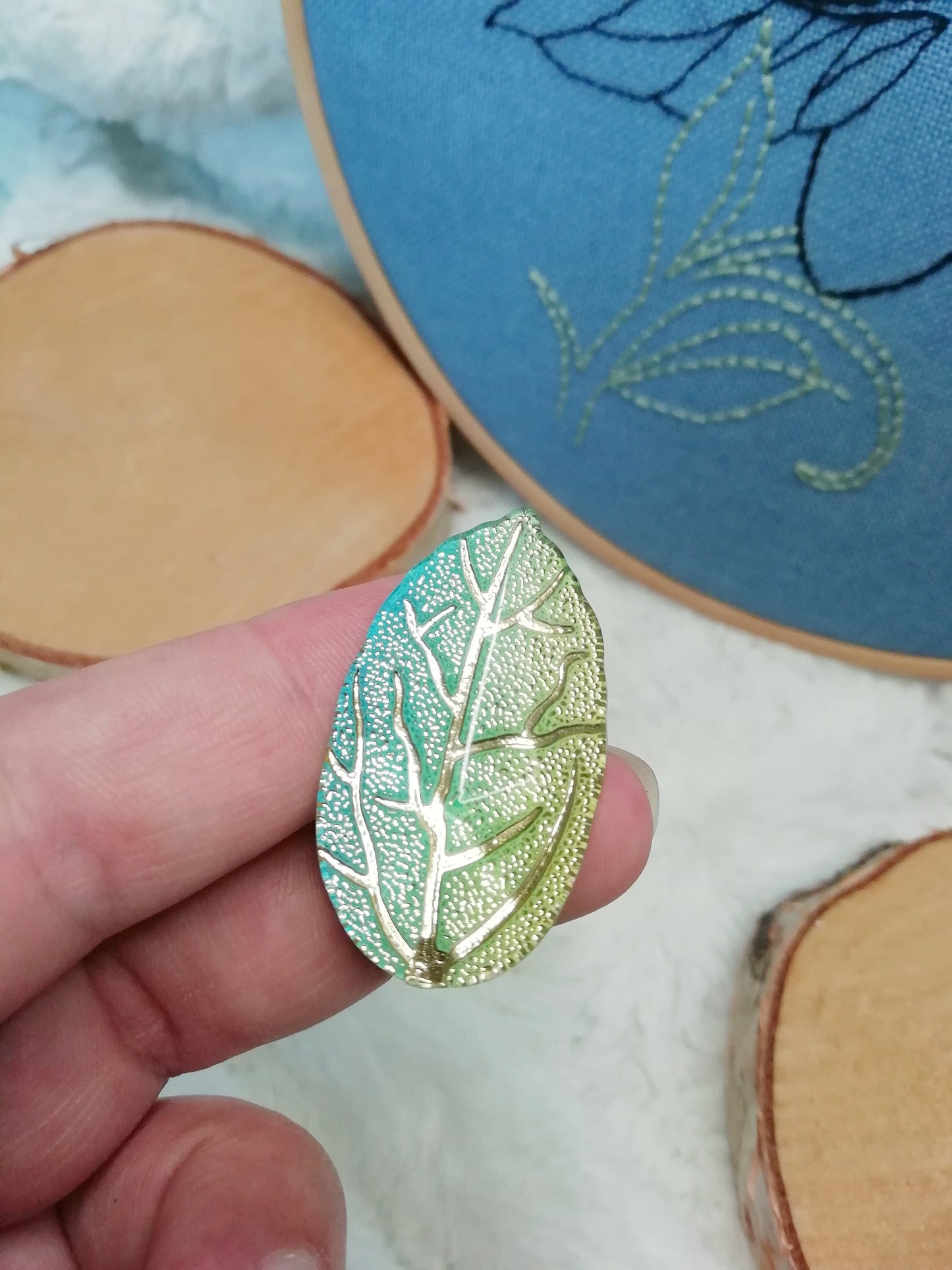 Magnetic needle holder for “Leaf”, “Hydrangea” and “Cherry Blossom” embroidery