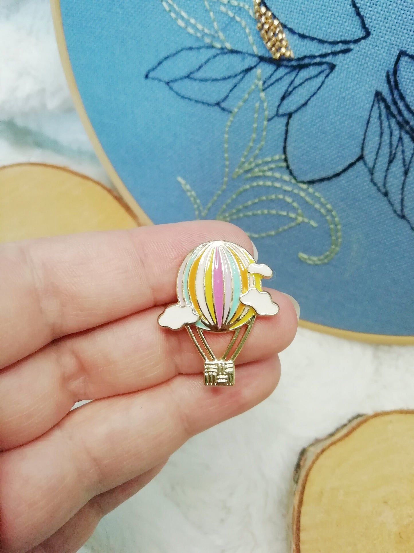 Magnetic needle holder for embroidery "Eiffel Stamp", "Rainy Day" and "Montgolfiere"