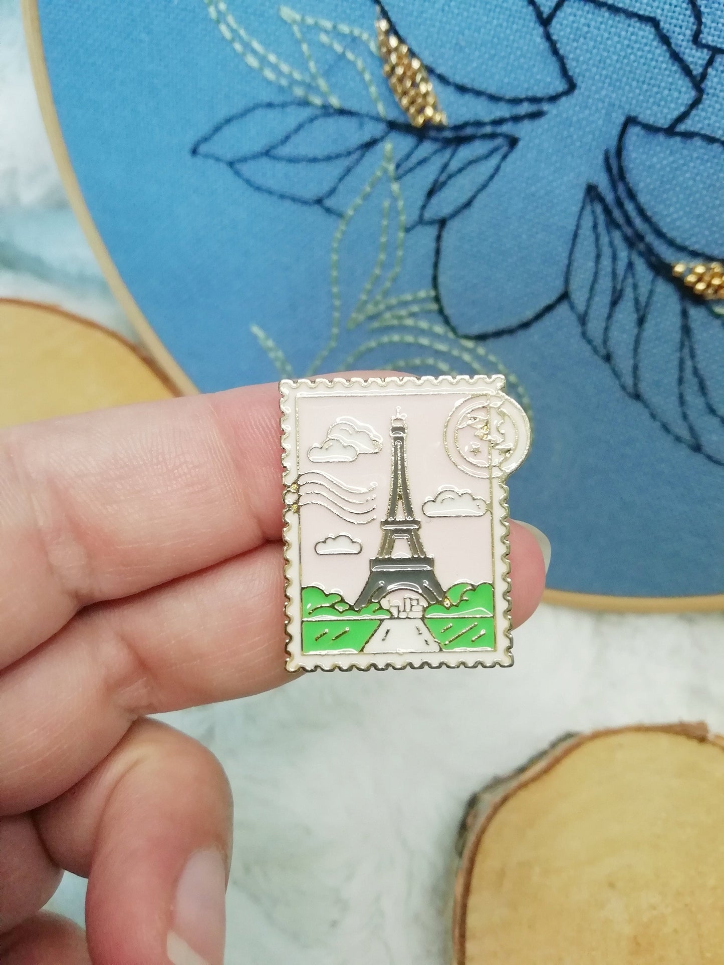 Magnetic needle holder for embroidery "Eiffel Stamp", "Rainy Day" and "Montgolfiere"
