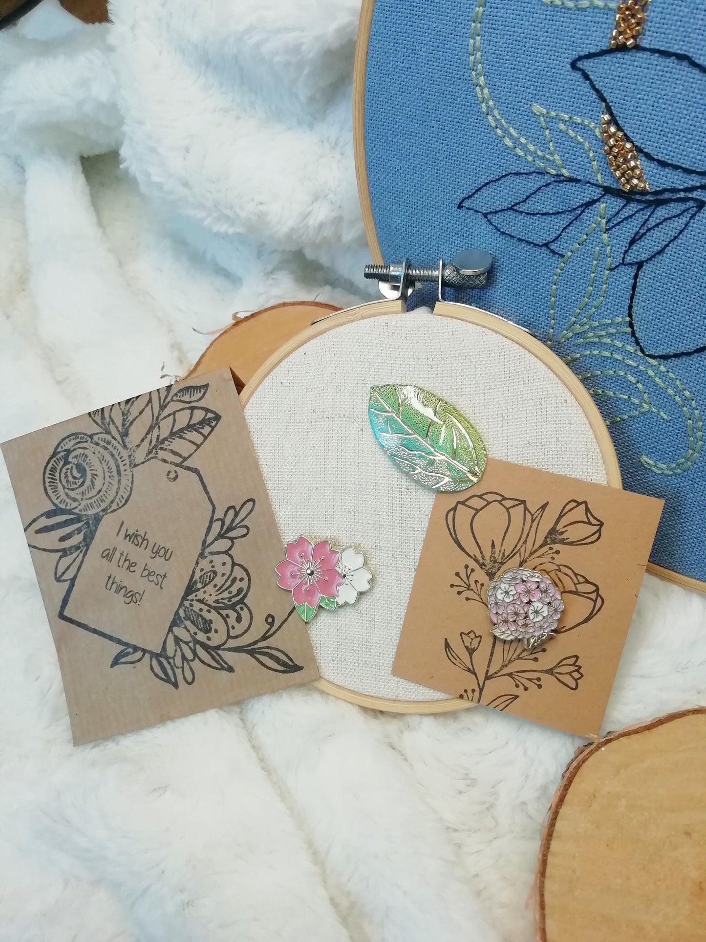 Magnetic needle holder for “Leaf”, “Hydrangea” and “Cherry Blossom” embroidery