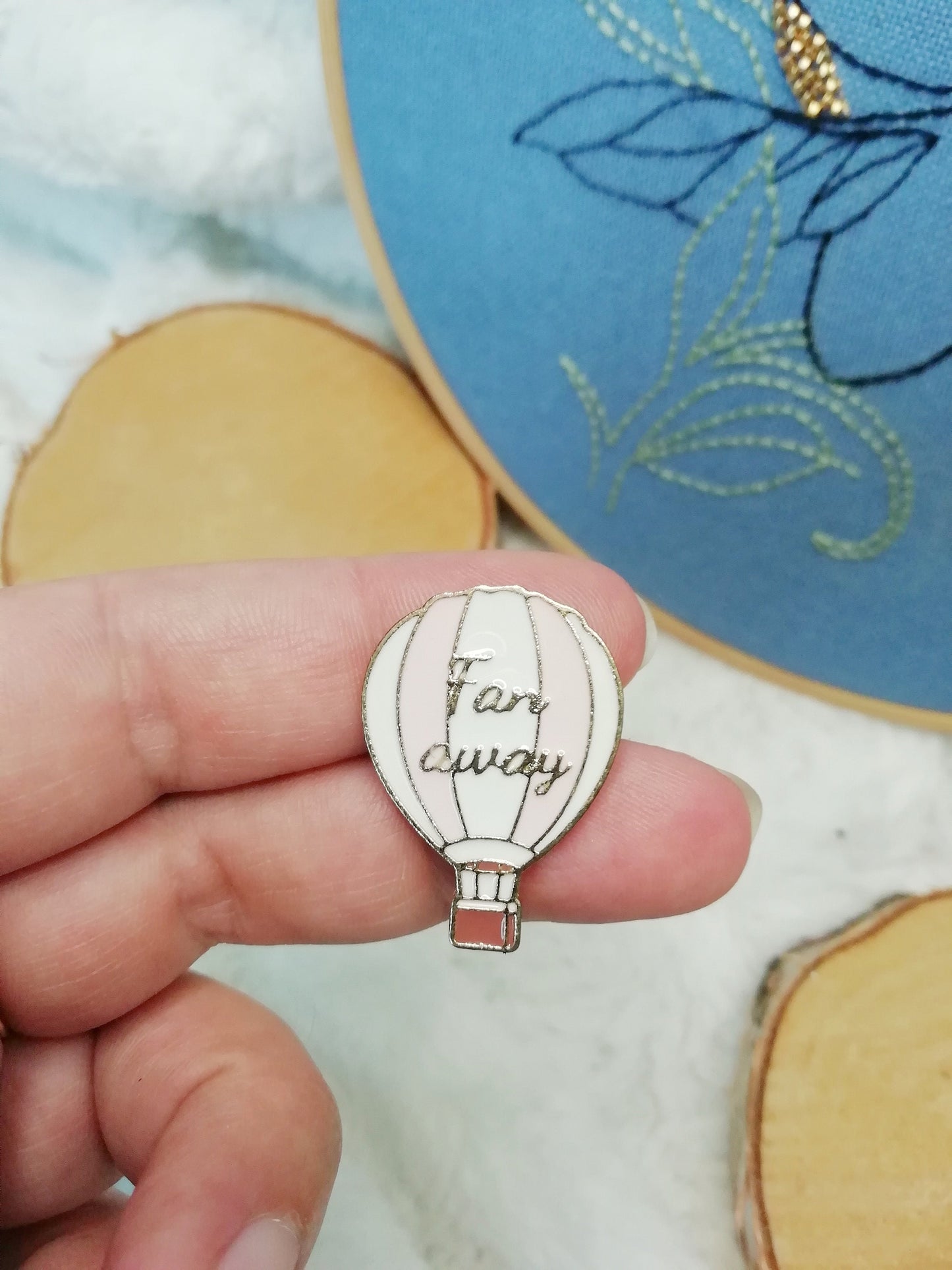 Magnetic needle holder for embroidery "Fly to you", "Far away" and "Explore"