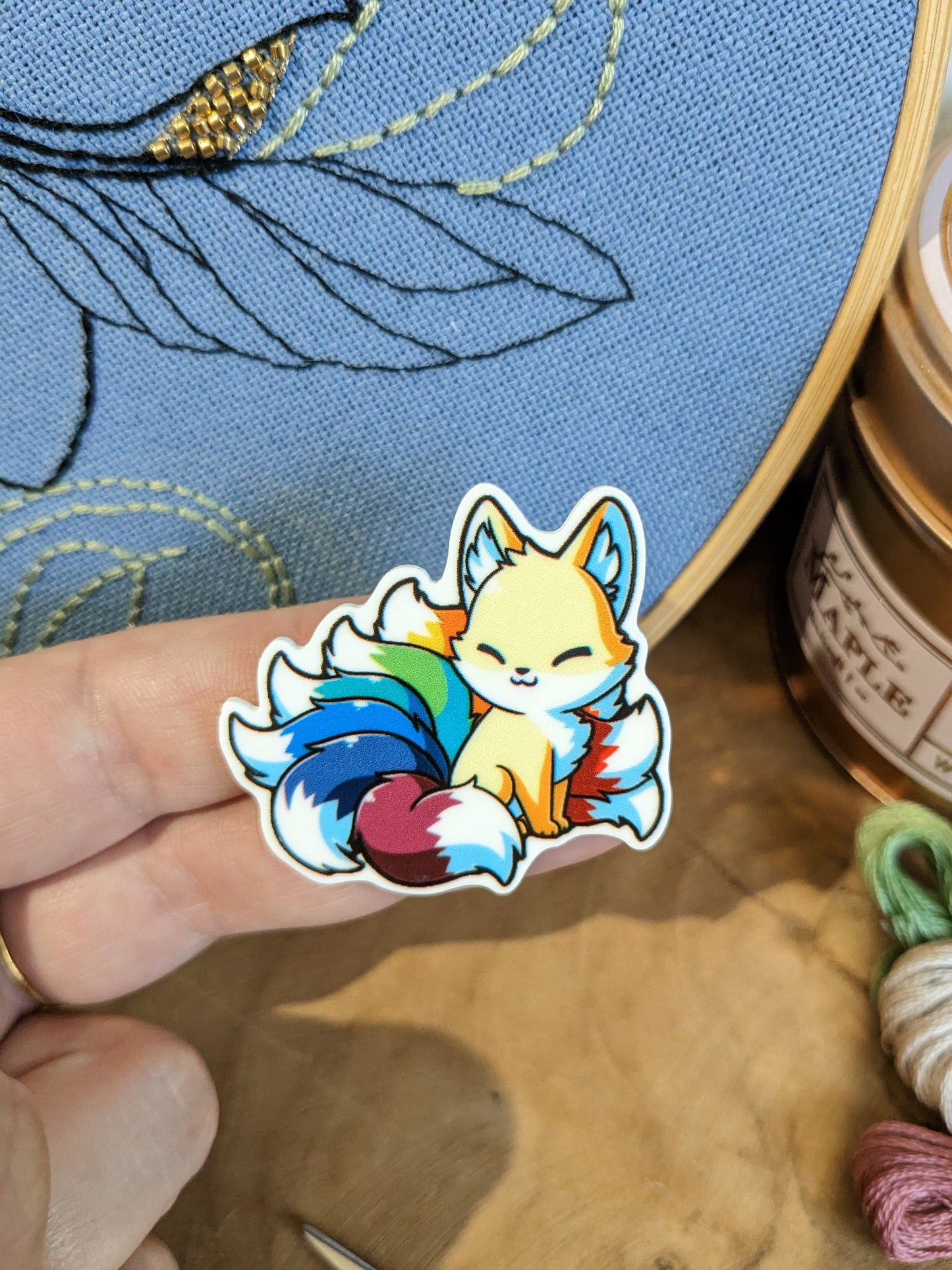 Porte aiguille aimanté / needle minder "Renard d'automne", "Renard noir" ou "Kitsune multicolore"