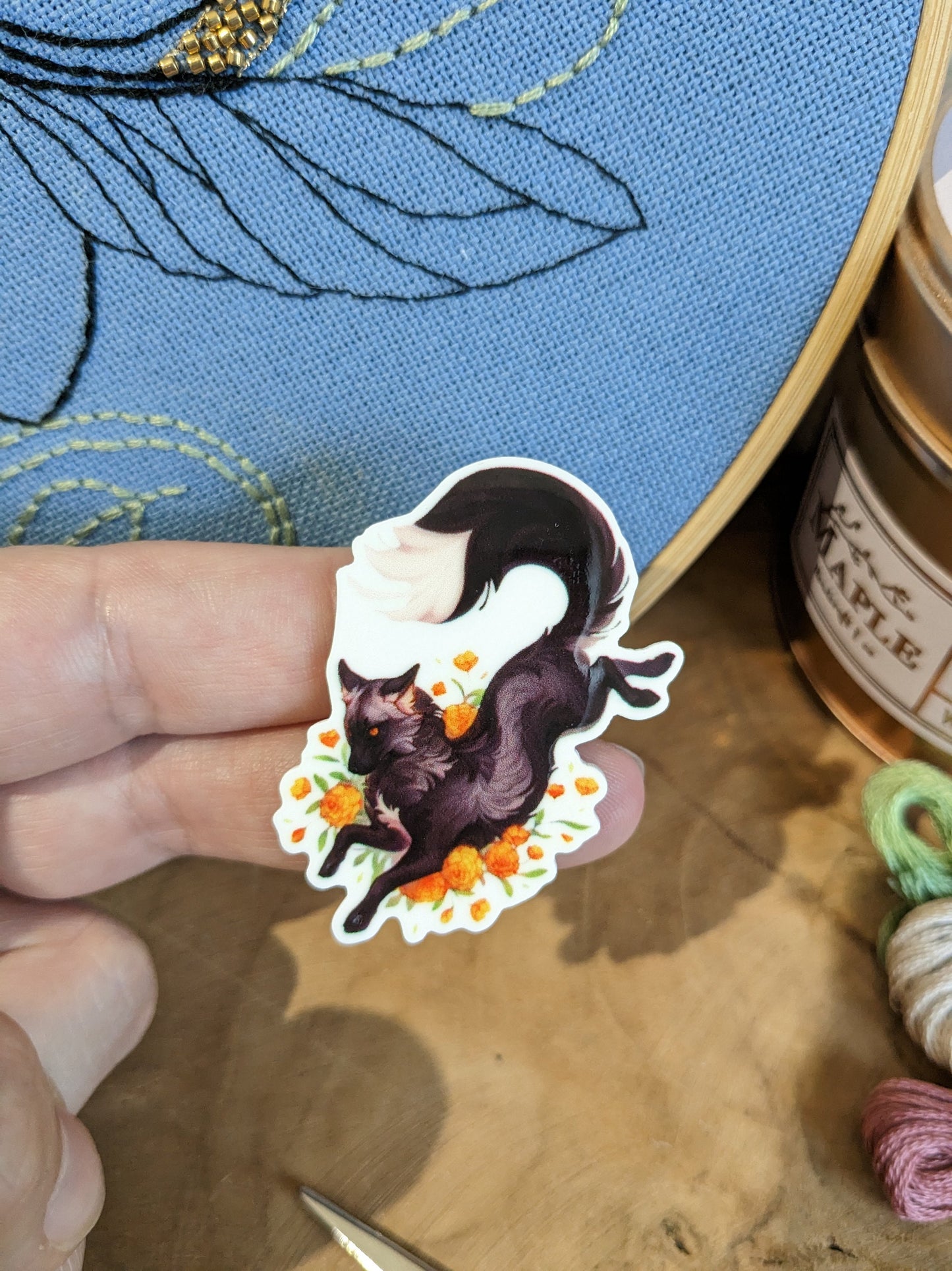 Porte aiguille aimanté / needle minder "Renard d'automne", "Renard noir" ou "Kitsune multicolore"