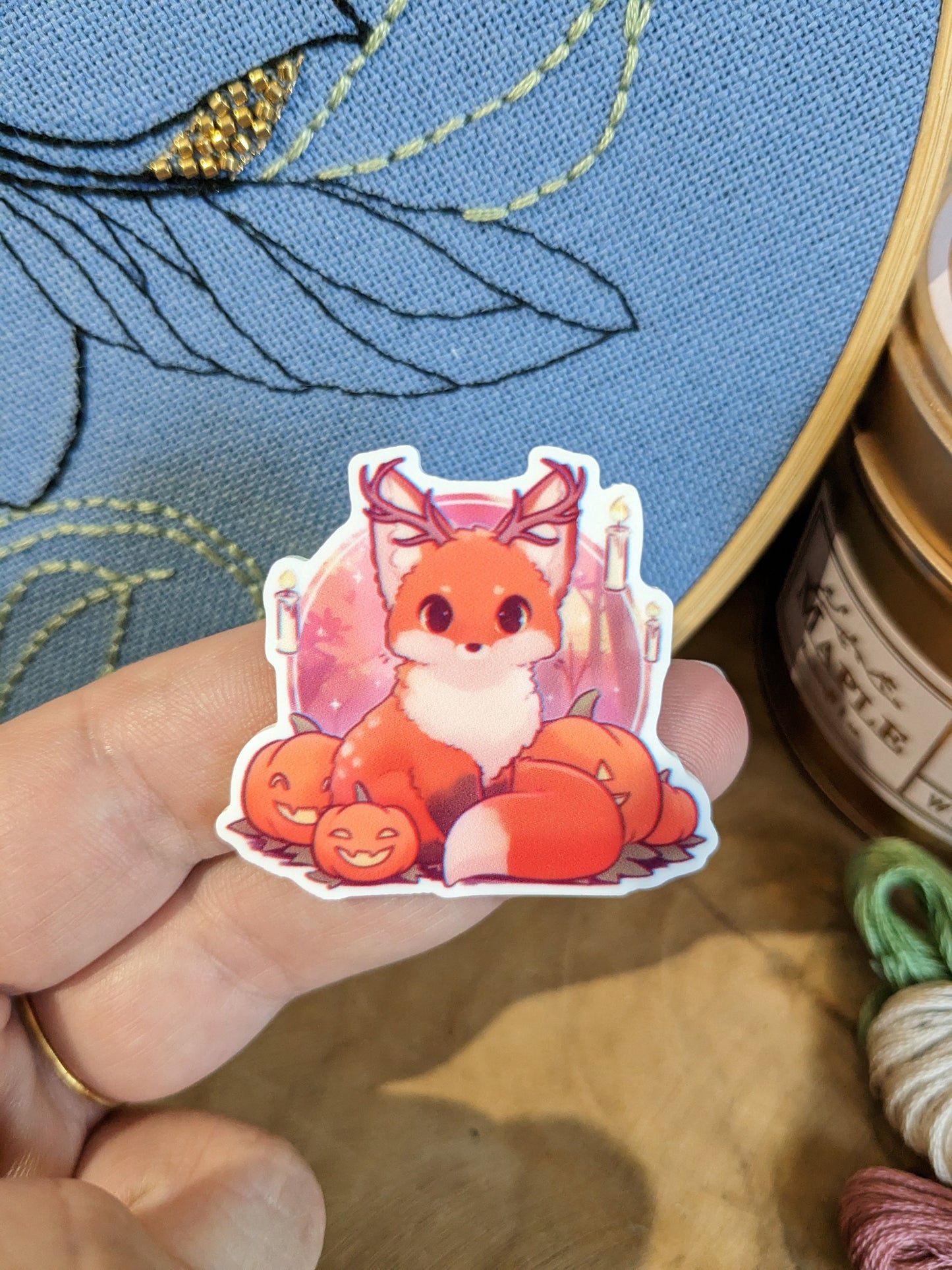 Porte aiguille aimanté / needle minder "Renard d'automne", "Renard noir" ou "Kitsune multicolore"