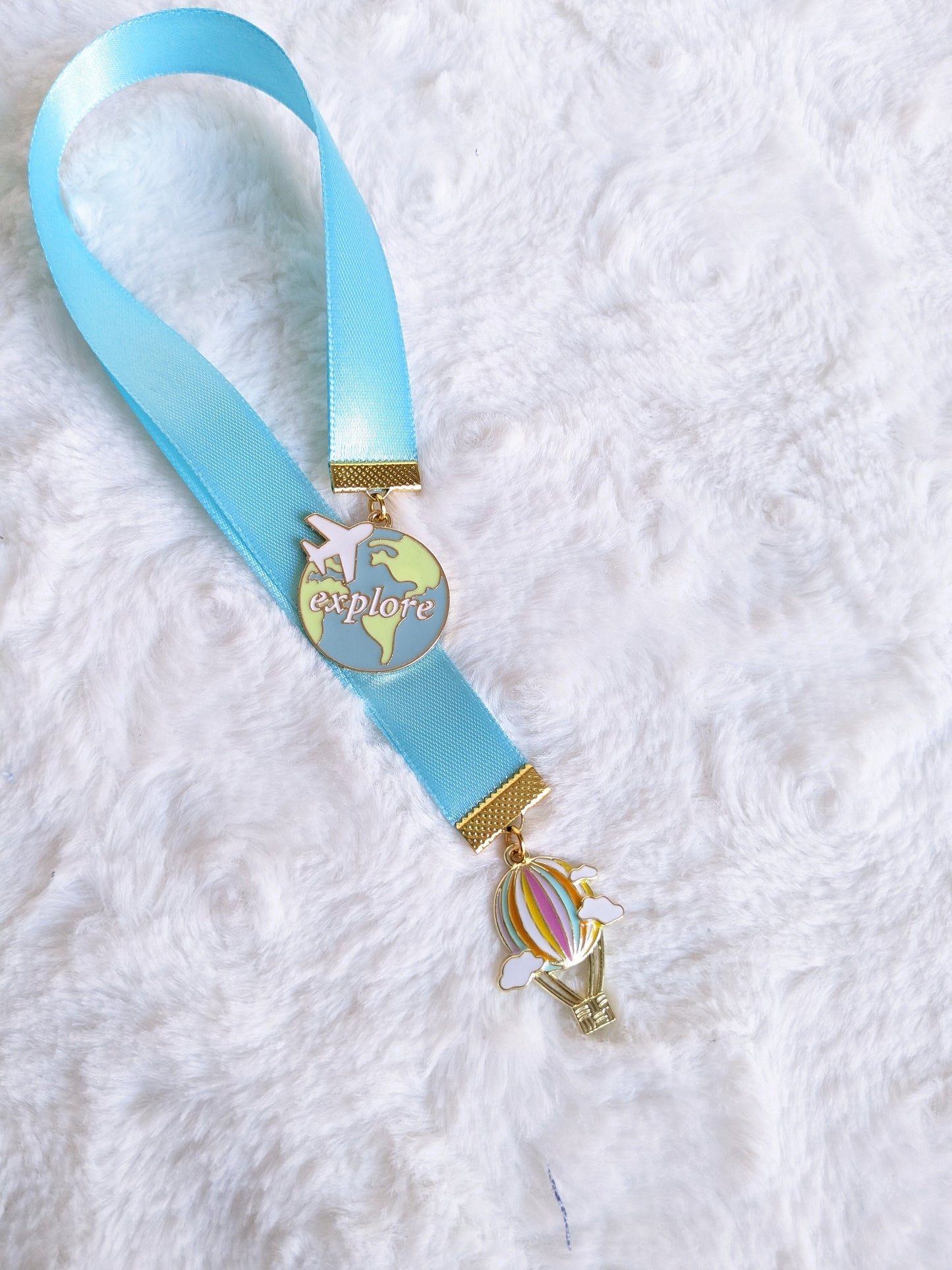 Anti-loss magnetic ribbon bookmark, model of your choice