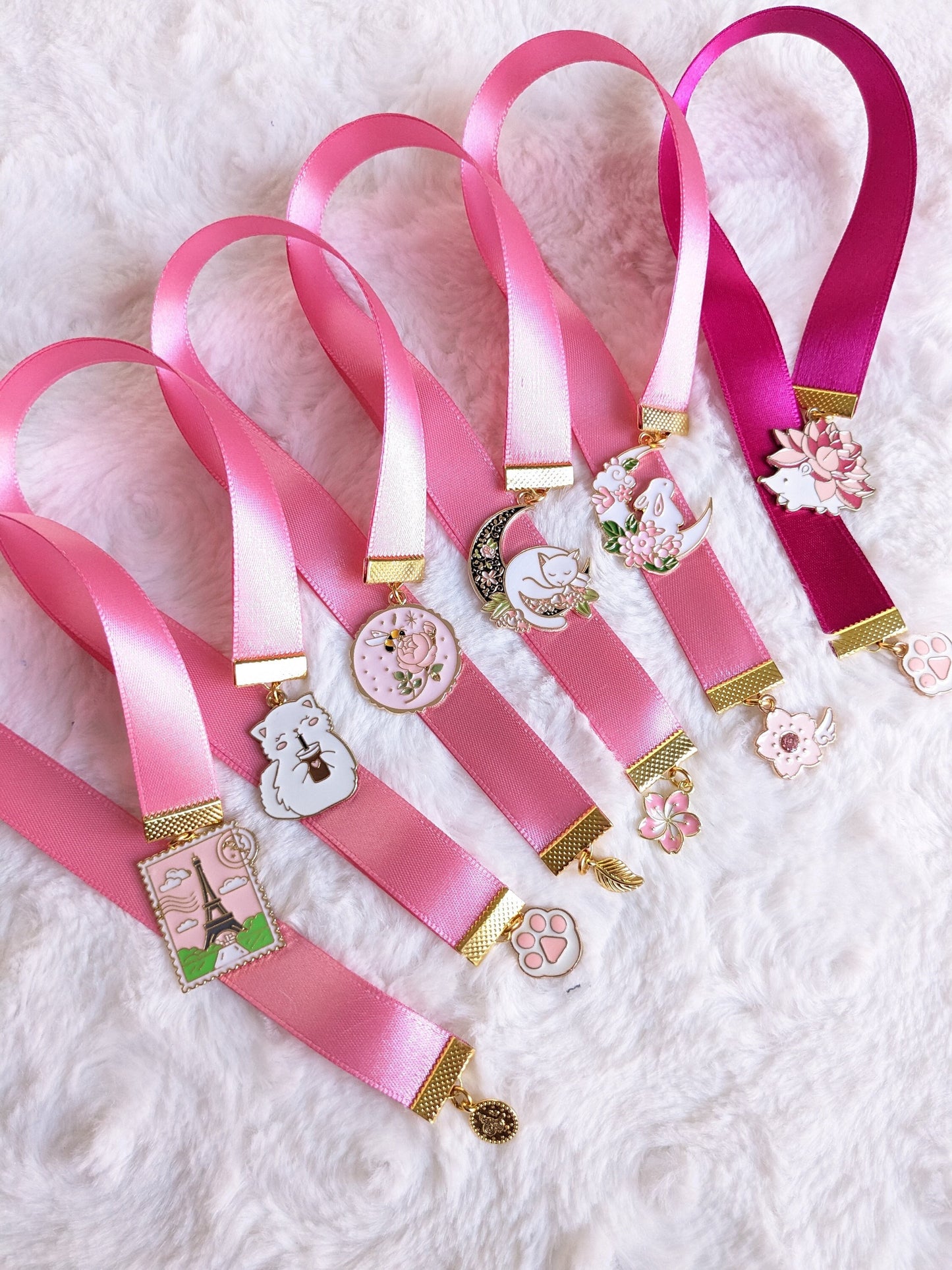 Anti-loss magnetic ribbon bookmark, model of your choice