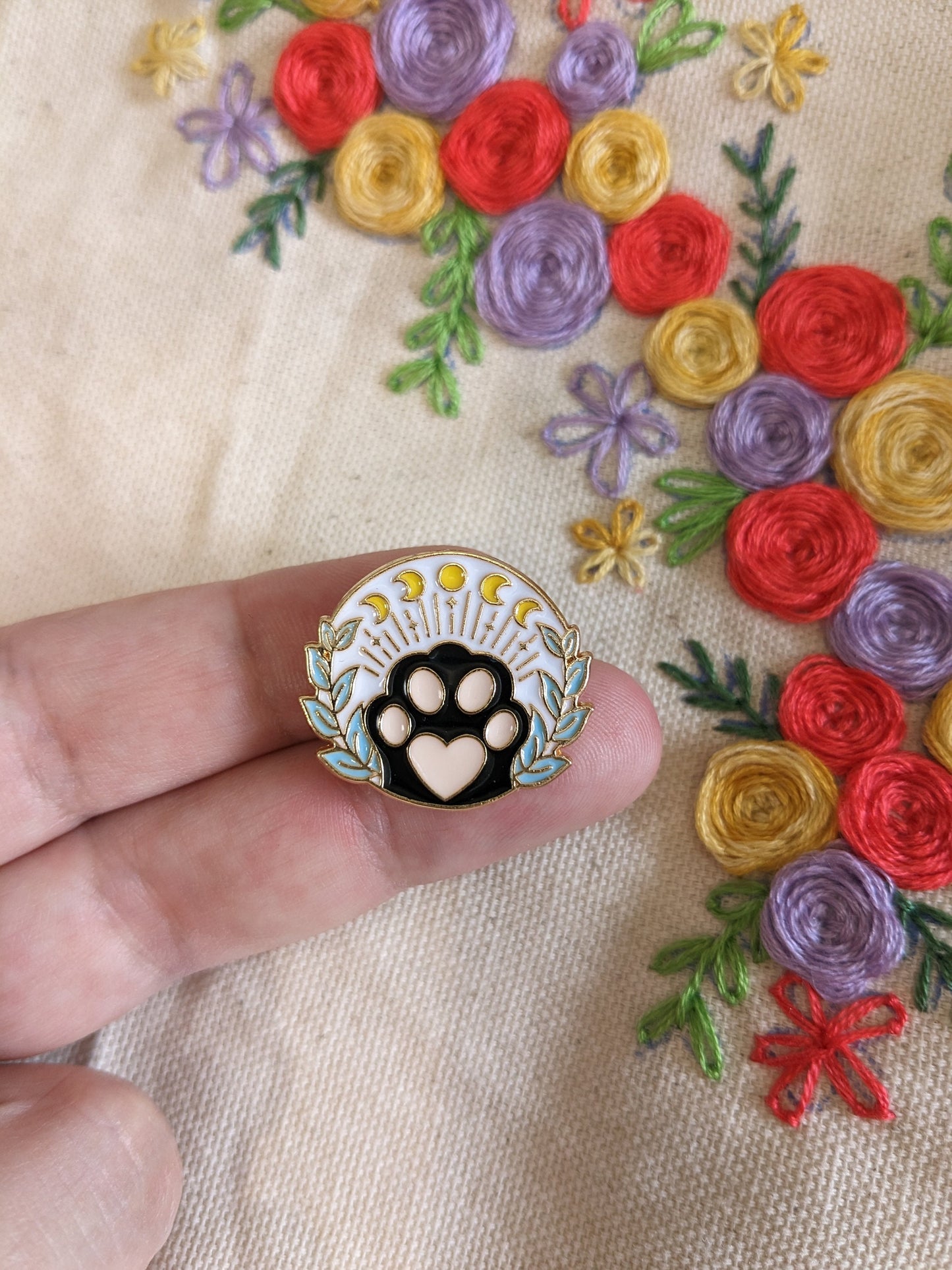 Magnetic needle holder / needle minder "Spring night", "Moth", "White" or "Lunar paw"