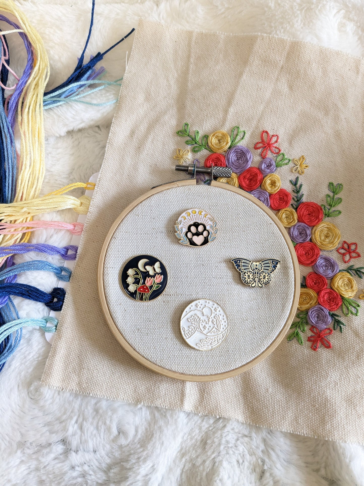 Magnetic needle holder / needle minder "Spring night", "Moth", "White" or "Lunar paw"