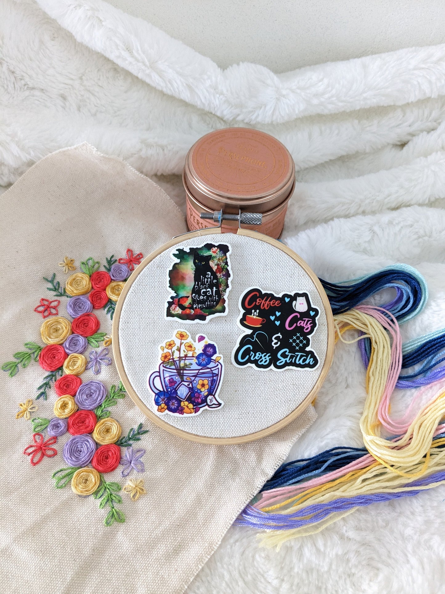 Magnetic needle holder / needle minder "Cup of tea", "Little black cat" or "Chat Café Embroidery"