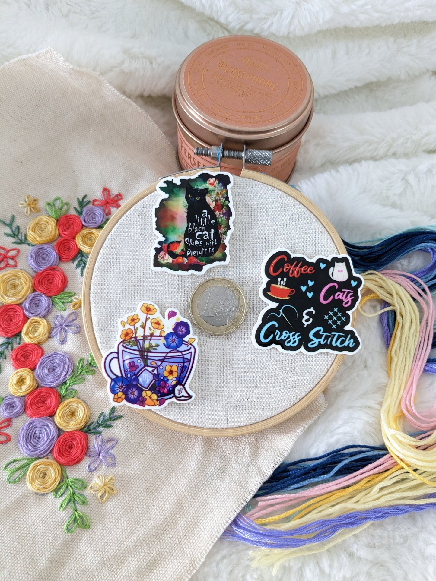 Magnetic needle holder / needle minder "Cup of tea", "Little black cat" or "Chat Café Embroidery"