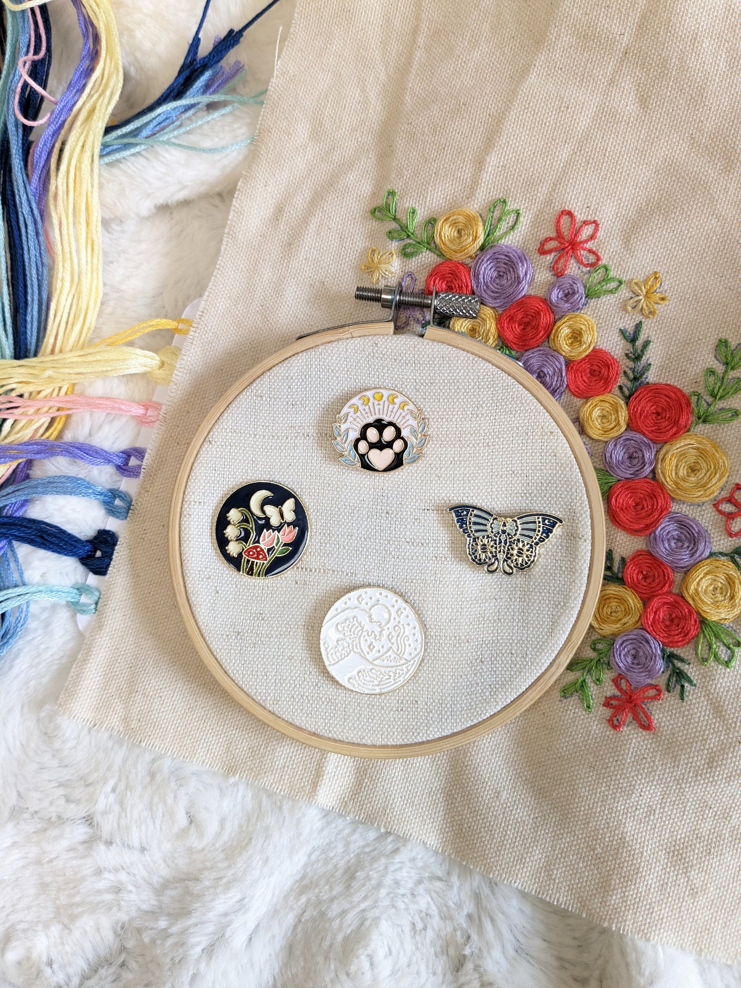Magnetic needle holder / needle minder "Spring night", "Moth", "White" or "Lunar paw"