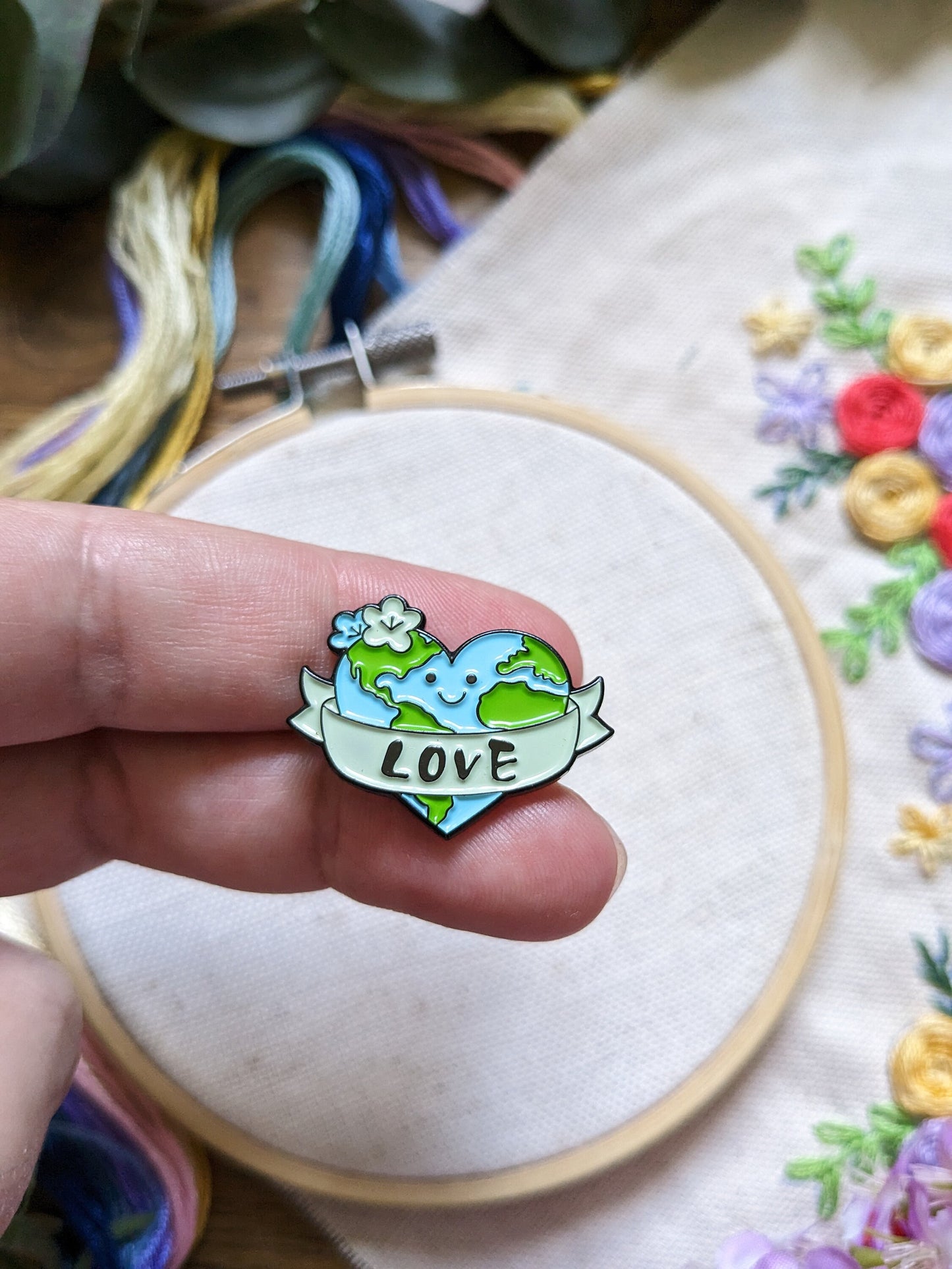 Magnetic needle holder / needle minder "Heartbeat", "Blue squid", "Pink octopus" or "Love Earth"