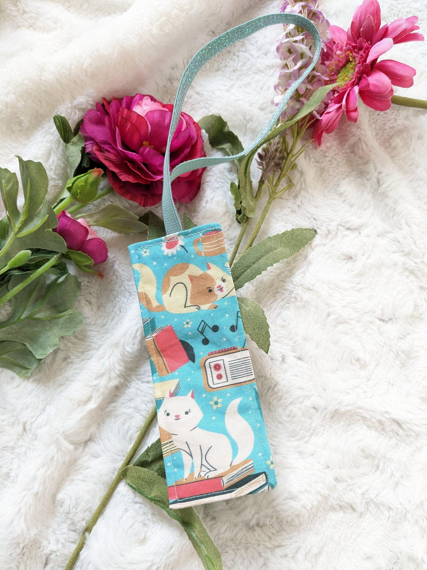 Elastic bookmark of your choice "Cactus", "Skull and Butterflies", "Mouse" or "Cats and Books"