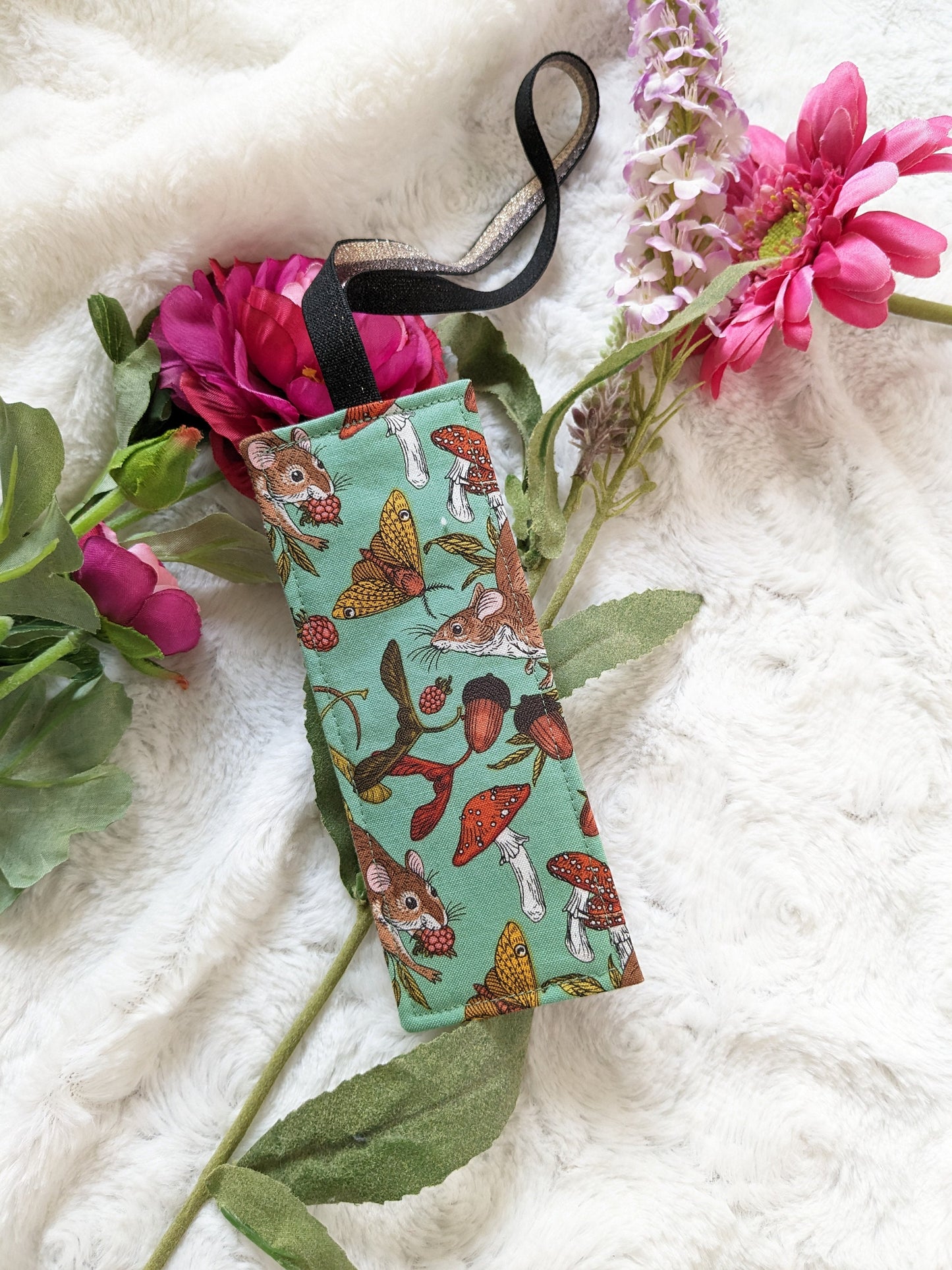 Elastic bookmark of your choice "Cactus", "Skull and Butterflies", "Mouse" or "Cats and Books"