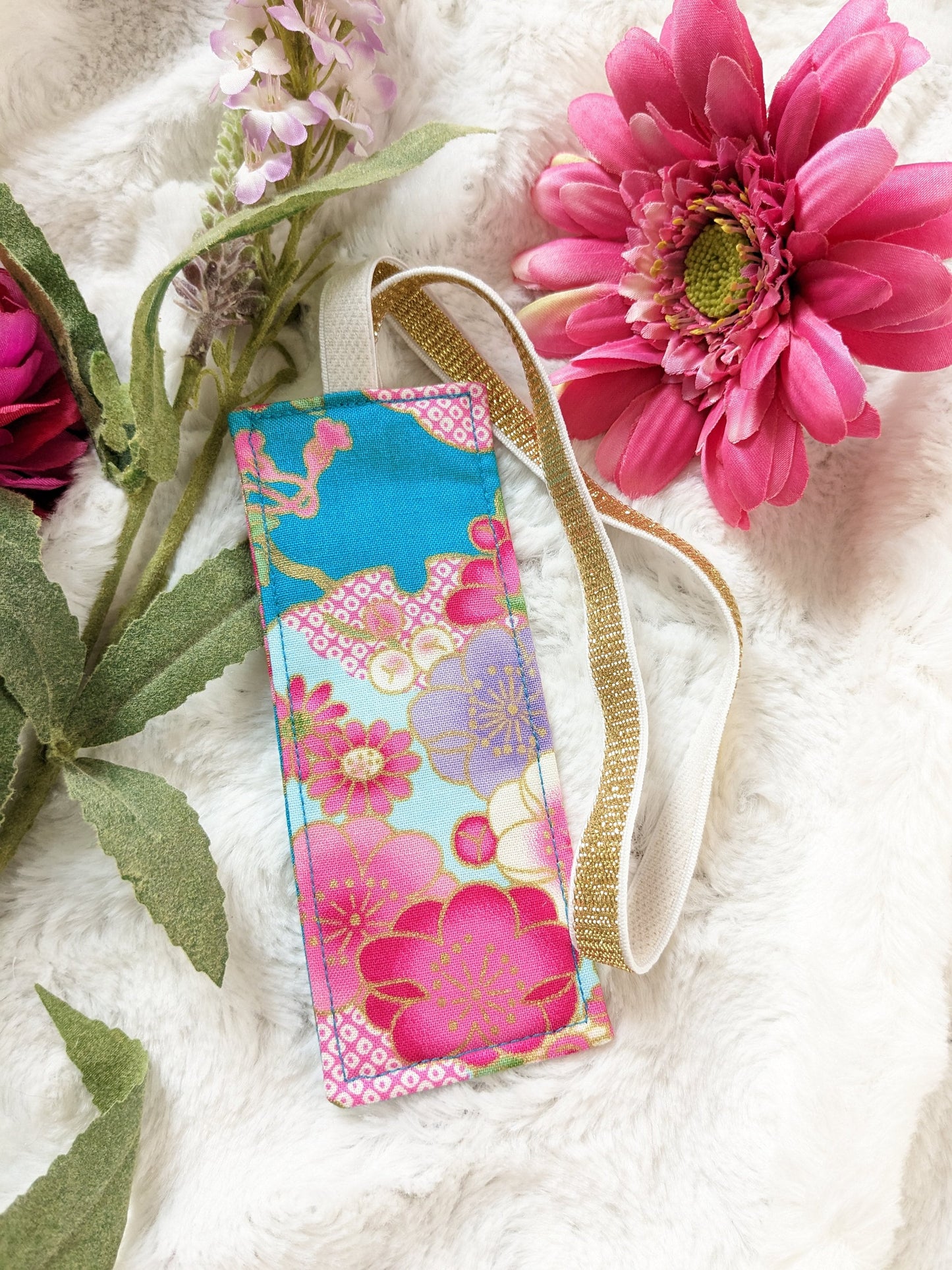 Elastic bookmark of your choice "Alice", "White Rabbit", "Hatmaker" or "Japanese Flowers"
