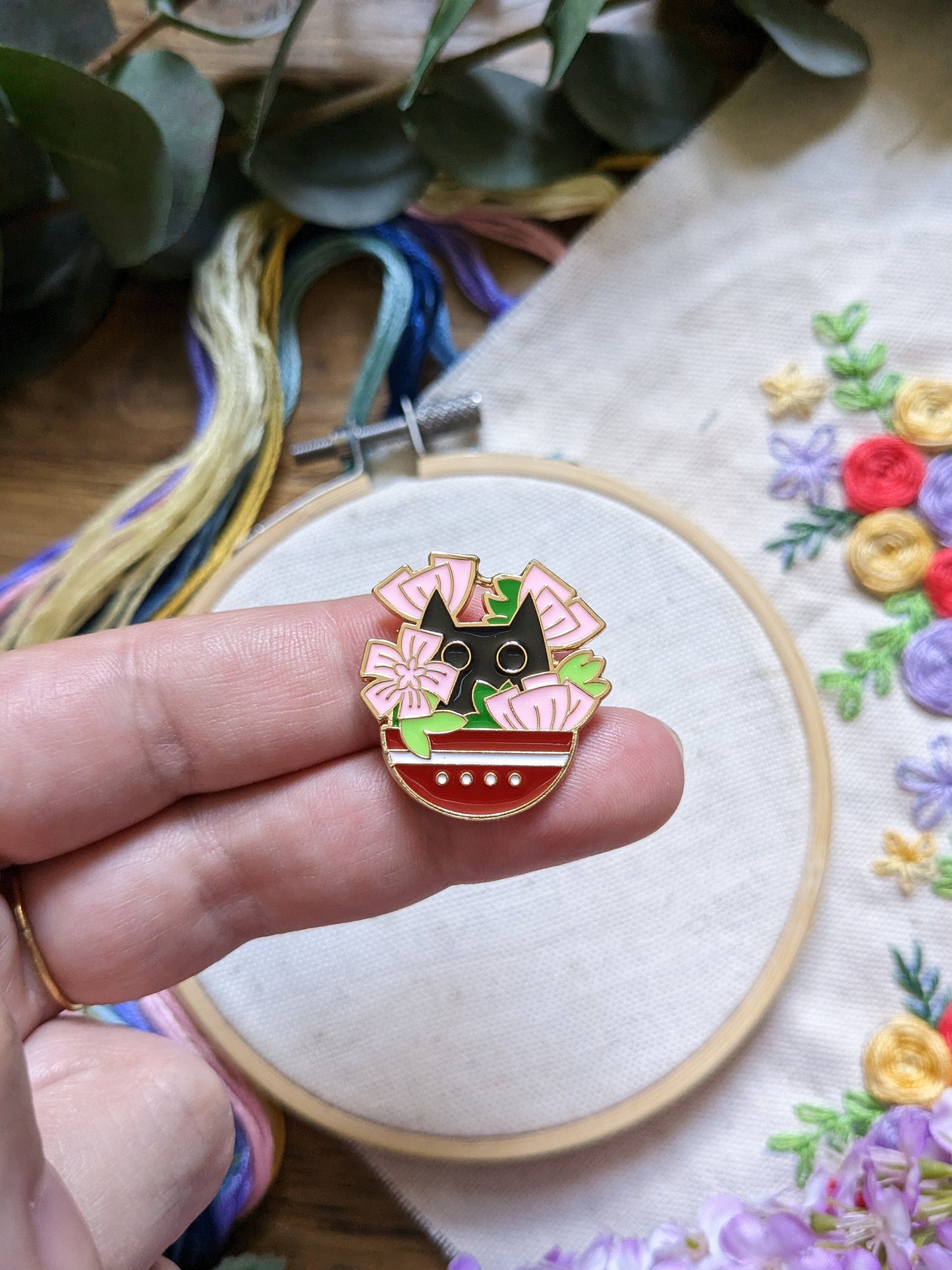 Magnetic needle holder / needle minder "Bee", "In the flowers", "Lying in the pot" or "In the plants"