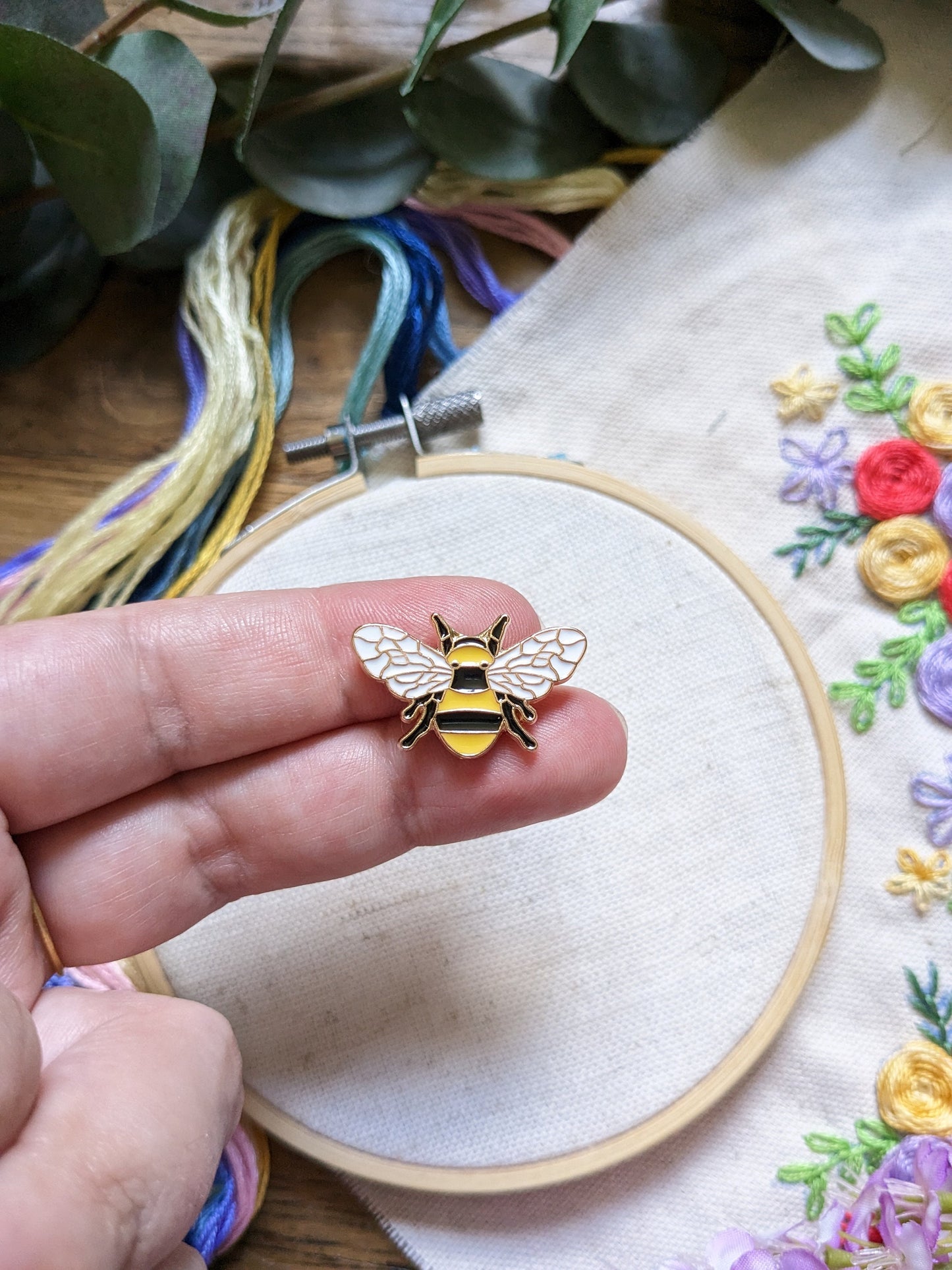 Magnetic needle holder / needle minder "Bee", "In the flowers", "Lying in the pot" or "In the plants"
