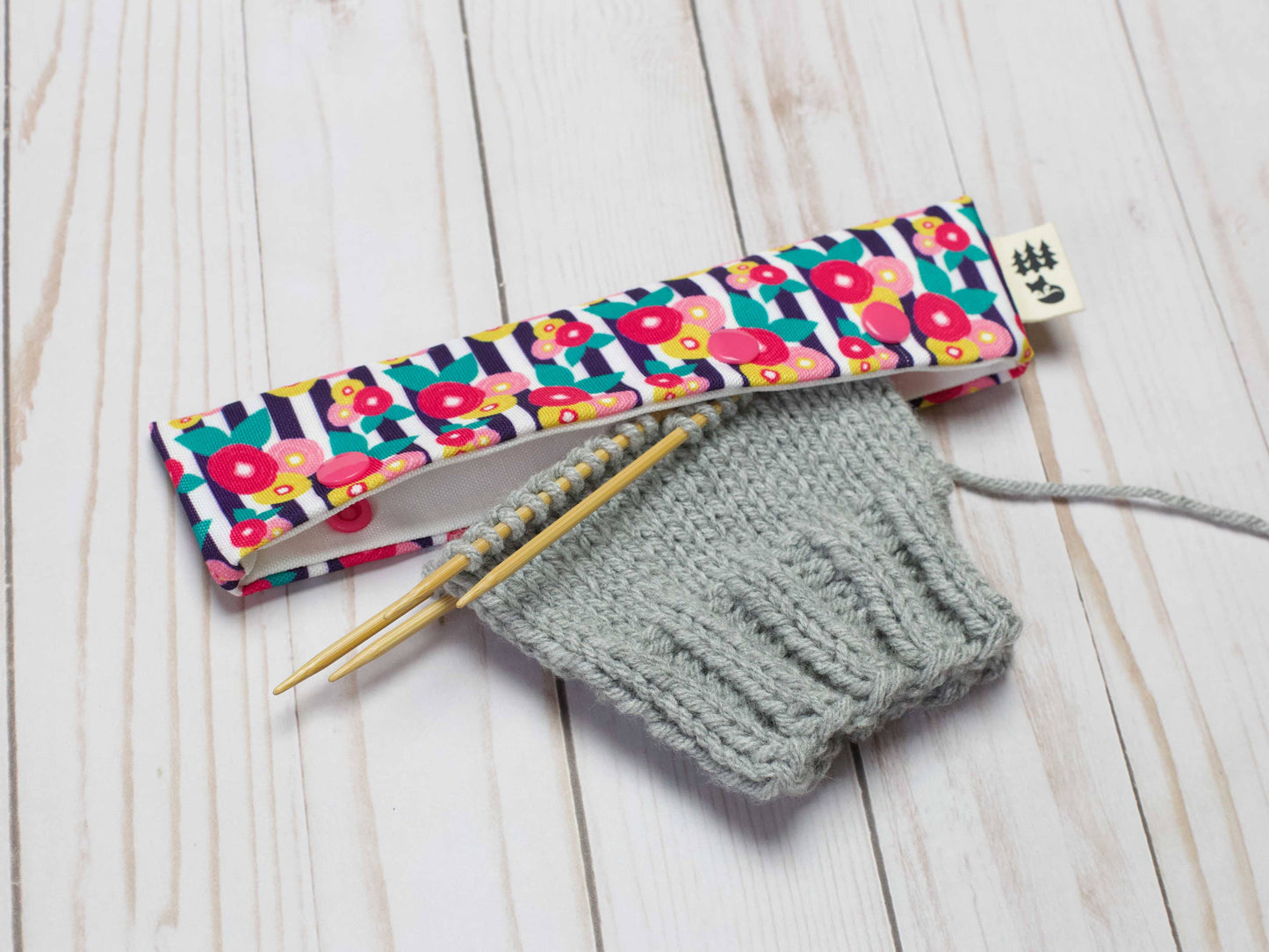Étui pour aiguilles à chaussettes et DPN, motif rayures et fleurs