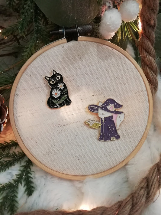 Magnetic needle holder / needle minder "Wizard cat" and "Flower cat"