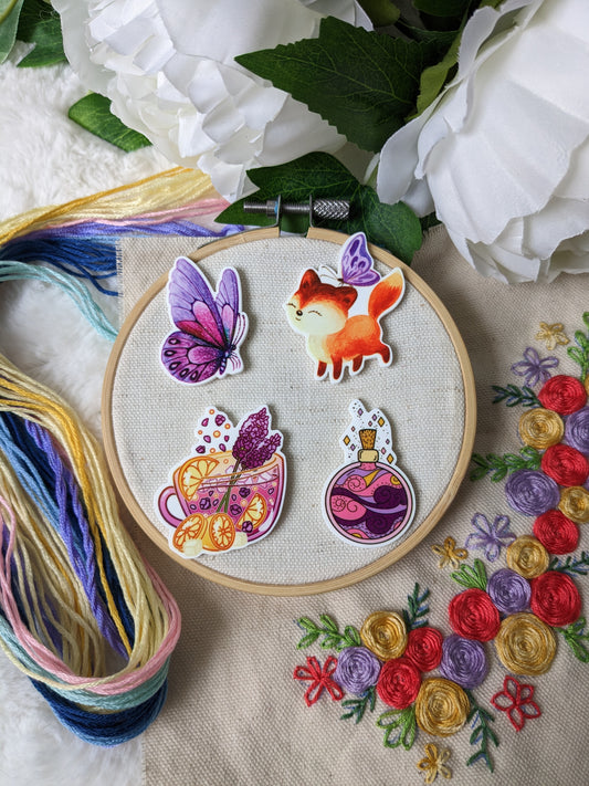 Porte aiguille aimanté / needle minder "Thé orange lavande", "Papillon mauve", "Fiole" ou "Renard et papillon"