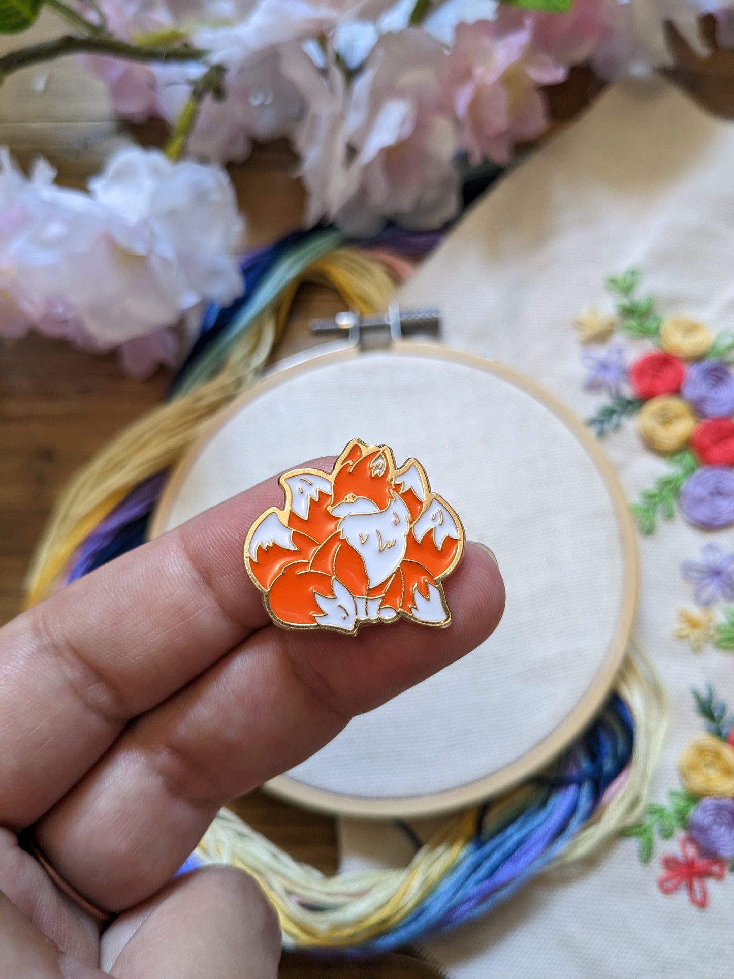 Porte aiguille aimanté / needle minder "Renard à 6 queues", "Renard blanc", "Tortue fleurie" "Lapin fleuri" ou "Escargot fleuri"