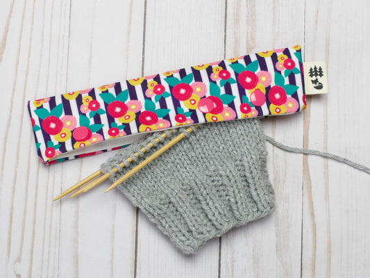 Étui pour aiguilles à chaussettes et DPN, motif rayures et fleurs