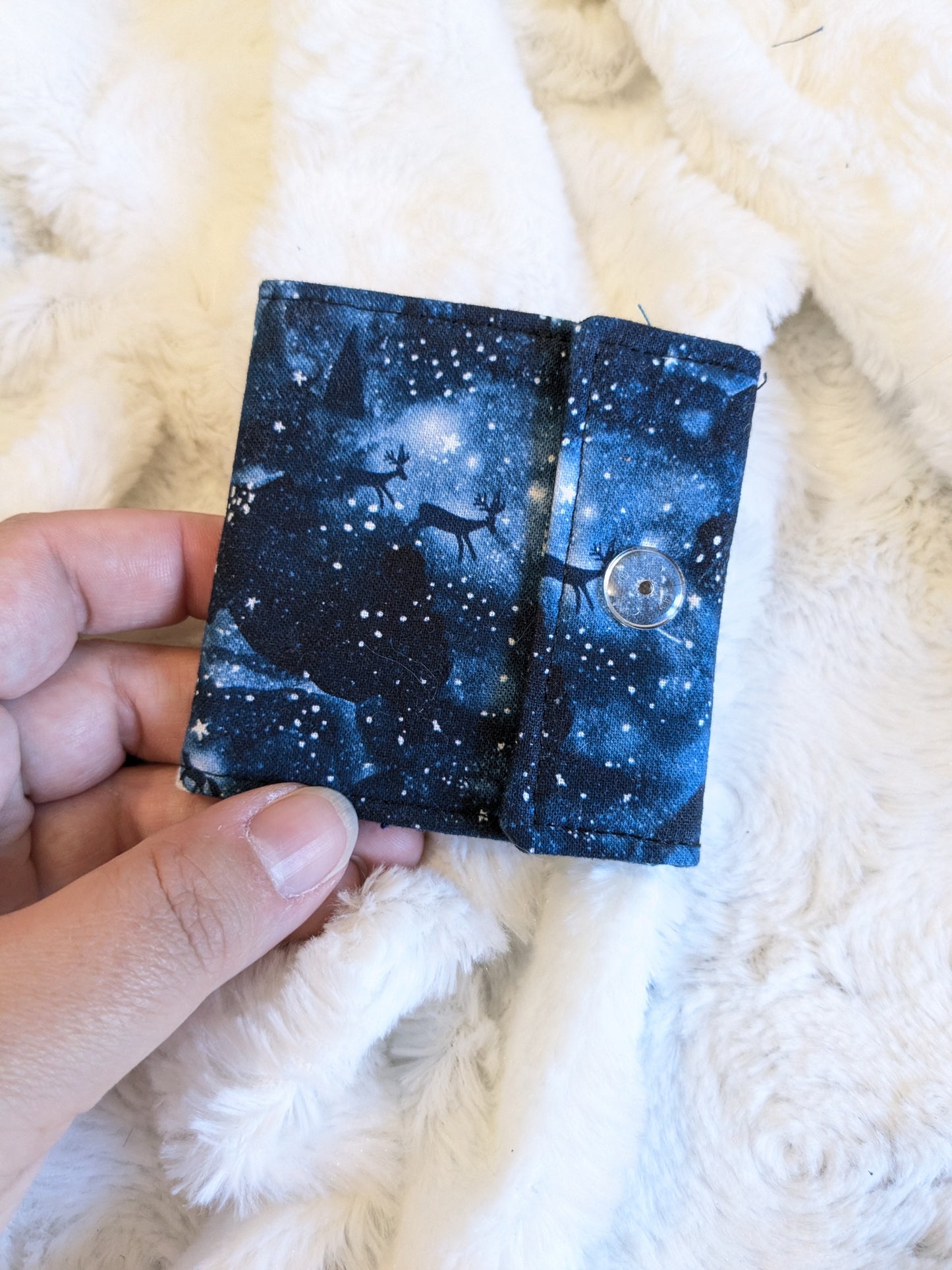 Carnet pique aiguille / porte aiguille de voyage "Coyotes", "Cerf et pivoines" "Constellations", "Cerfs etoilés" et "Chauve souris"