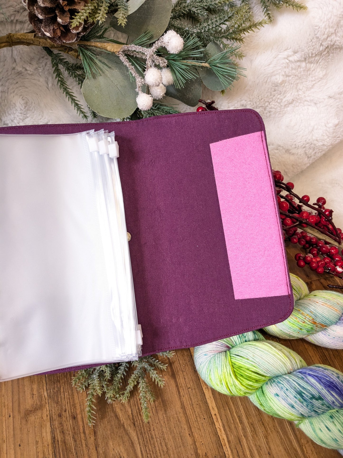 Classeur à aiguilles "Loups blancs", imprimé Lixy Illustration