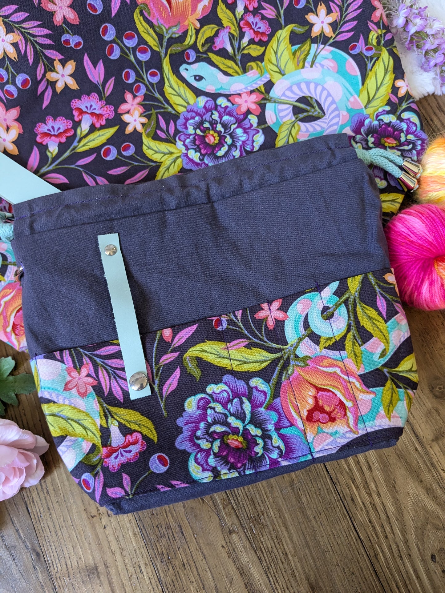Sac à projet "Serpents et pivoines"