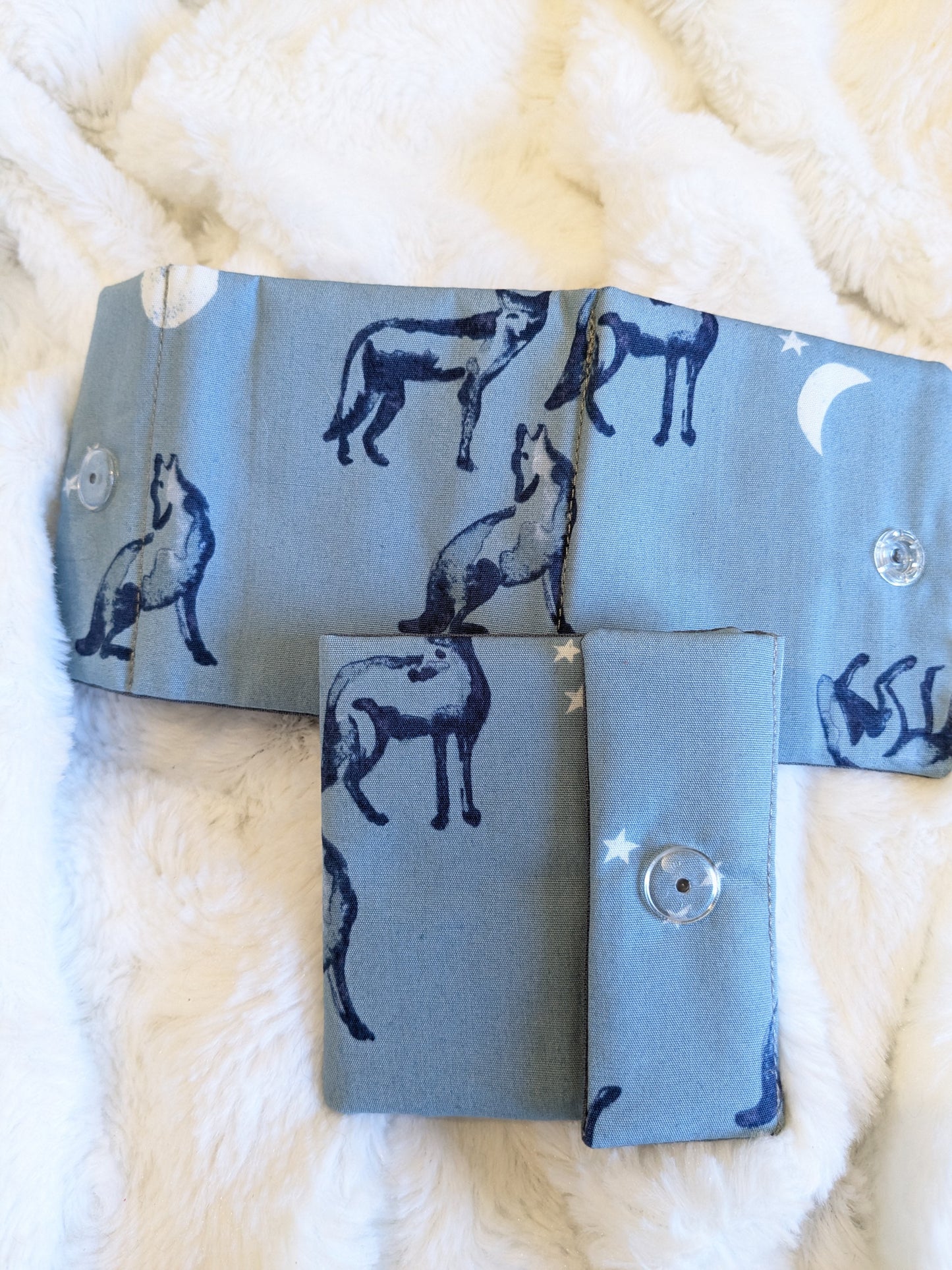 Carnet pique aiguille / porte aiguille de voyage "Coyotes", "Cerf et pivoines" "Constellations", "Cerfs etoilés" et "Chauve souris"