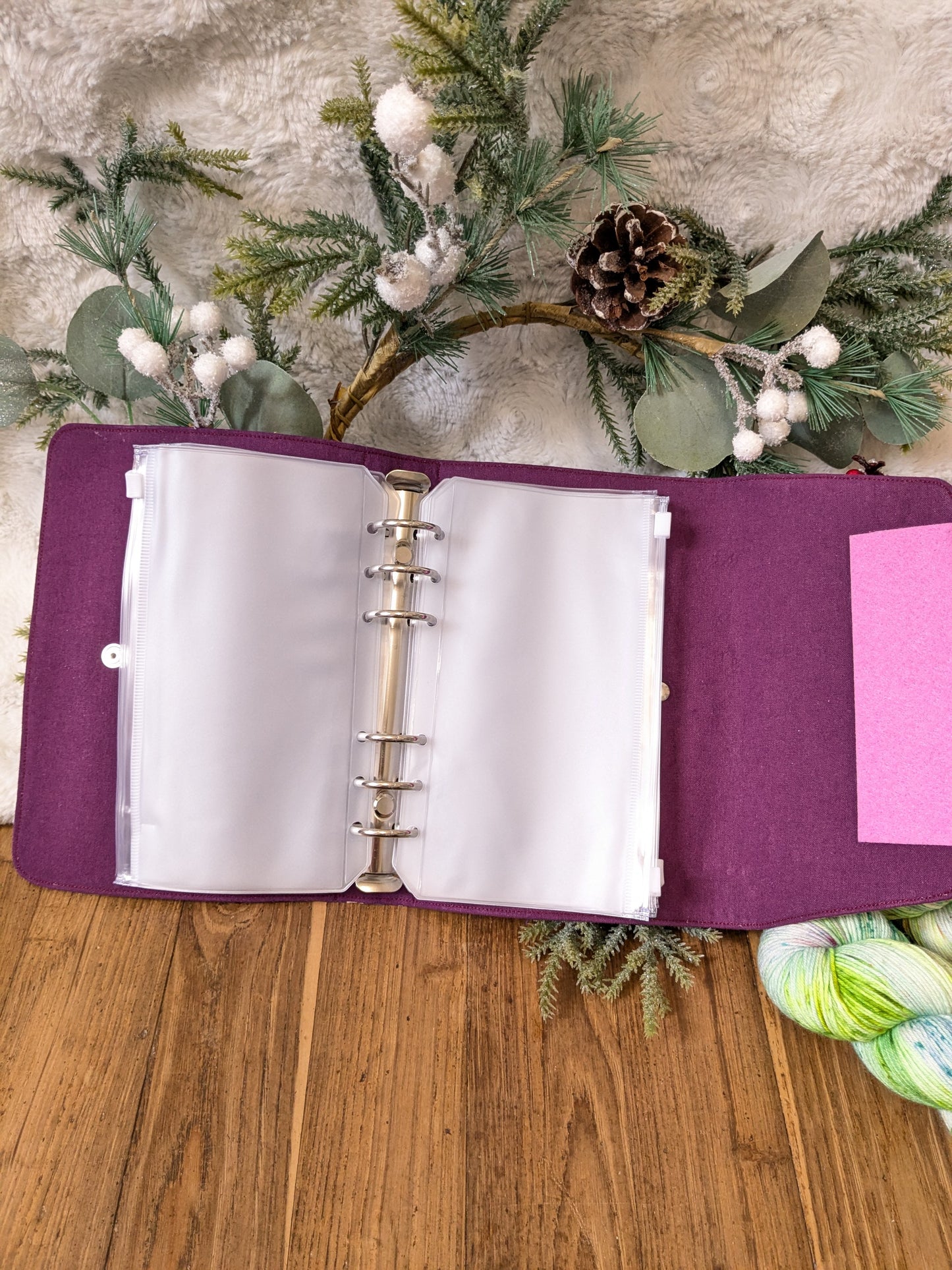 Classeur à aiguilles "Loups blancs", imprimé Lixy Illustration