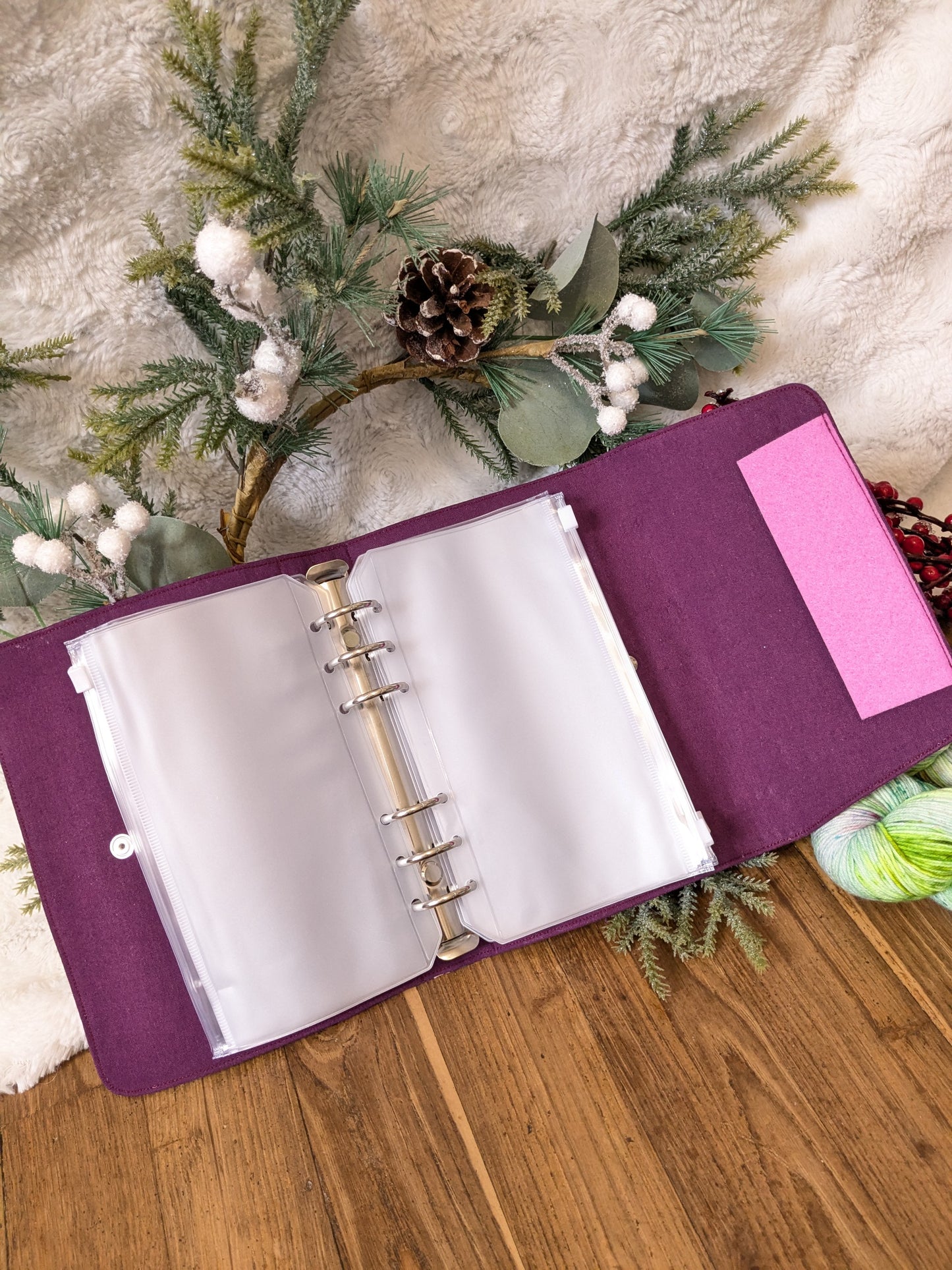 Classeur à aiguilles "Loups blancs", imprimé Lixy Illustration