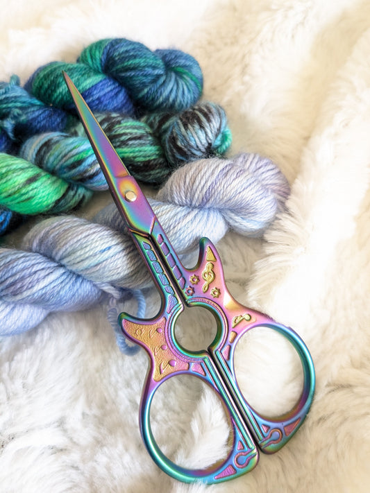 Ciseaux de broderie pétrole modèle Guitare