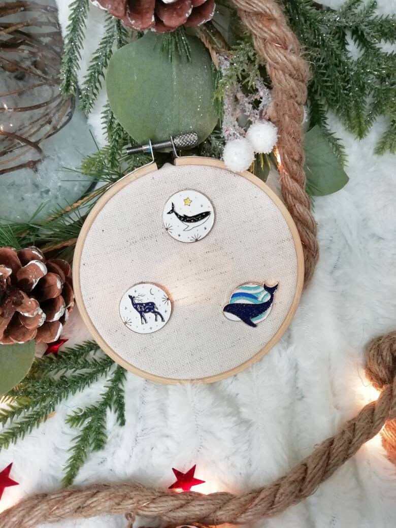 Porte aiguille aimanté / needle minder "Baleine étoilée", "Constellation cerf", "Baleine et vague"