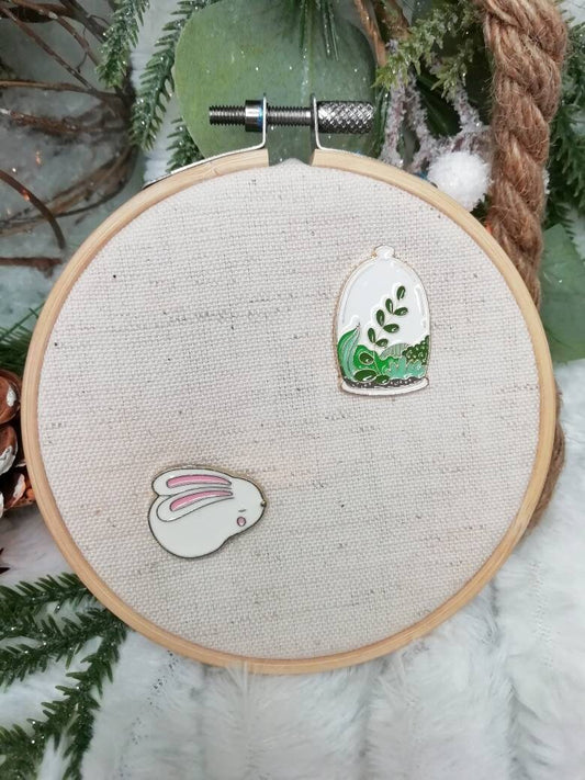 Porte aiguille aimanté ou needle minder "Lapin endormi", "Terrarium cloche"