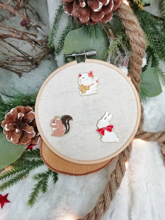 Porte aiguille aimanté / needle minder "Maneki neko", "Lapin noeud", "Ecureuil"